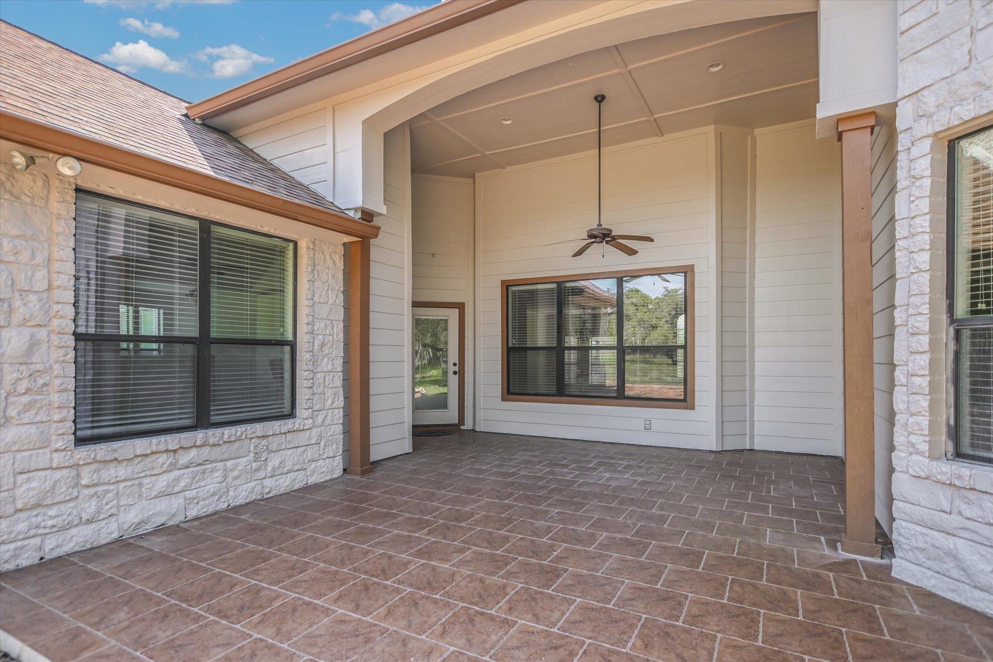 505 Vista View Trl, Spicewood, TX 78669