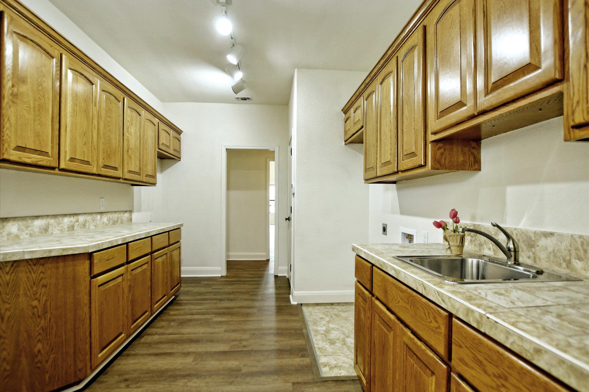 505 Vista View Trl, Spicewood, TX 78669