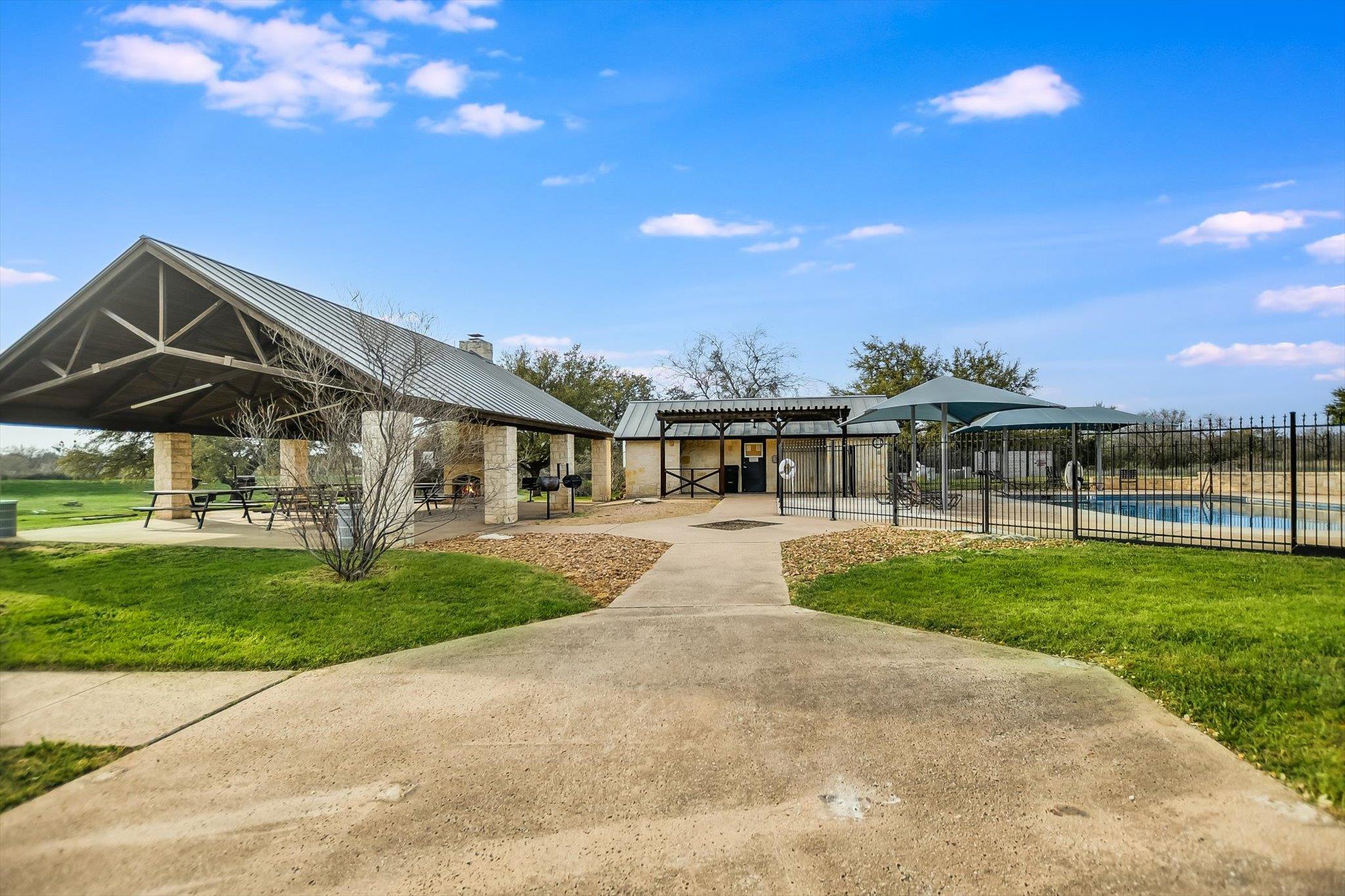 505 Vista View Trl, Spicewood, TX 78669