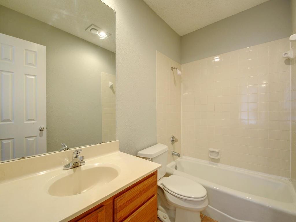 2409 Leon St # 207, Austin, TX 78705