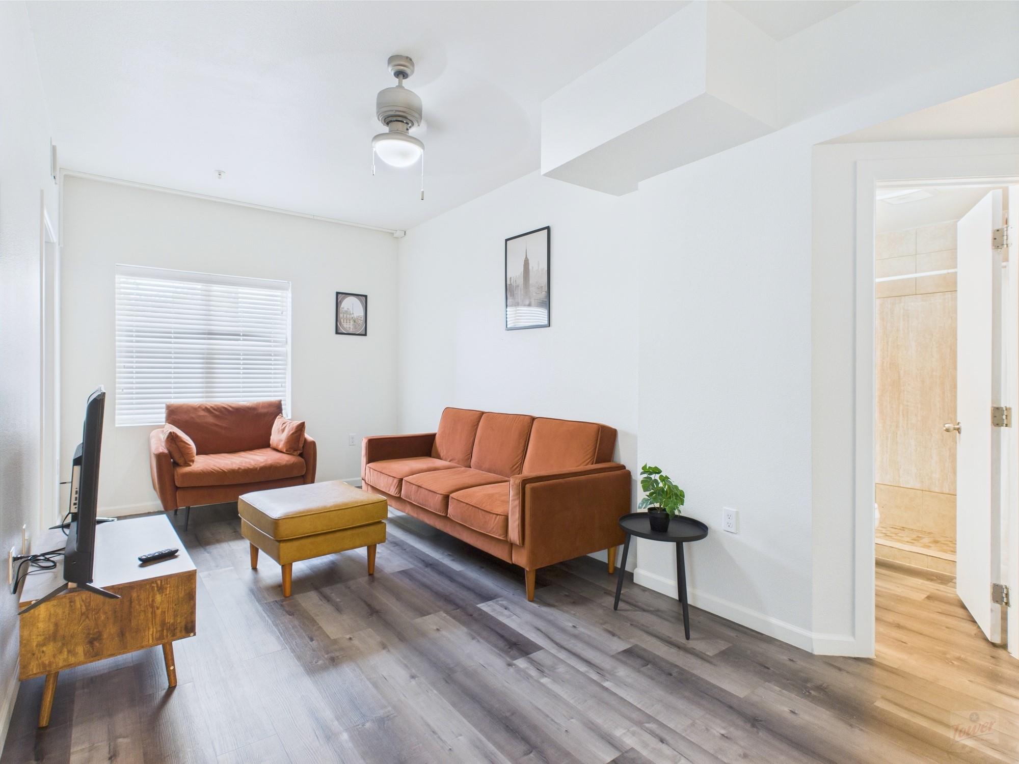 911 W 22nd St # 306, Austin, TX 78705