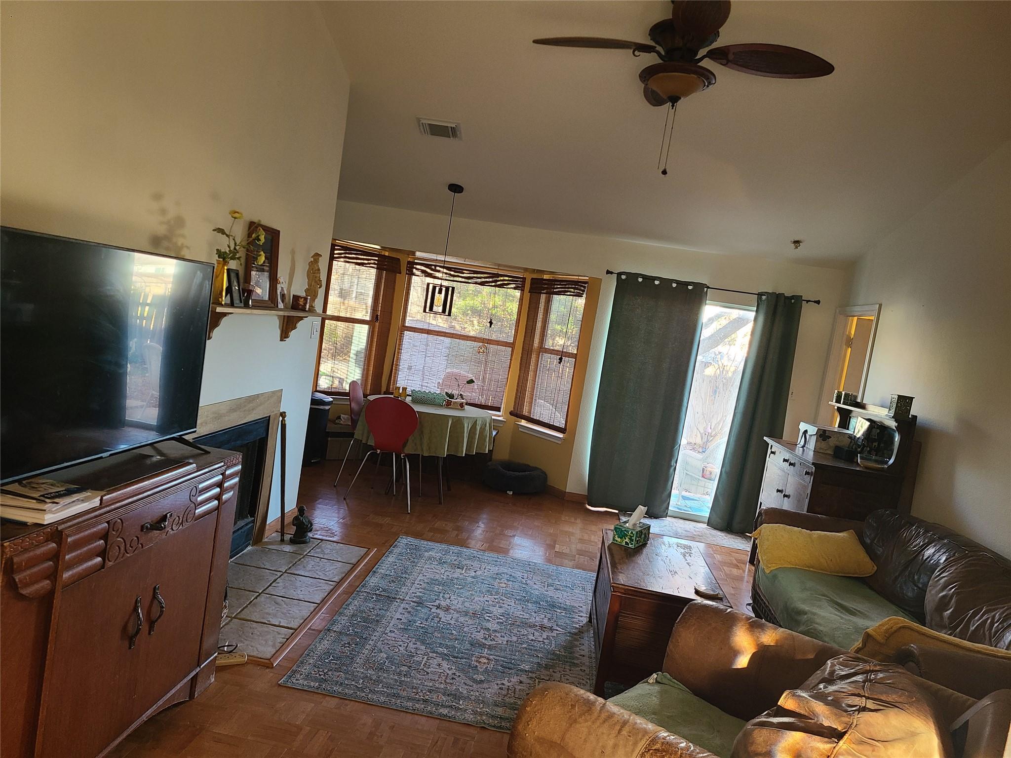 806 Black Locust Dr, Pflugerville, TX 78660