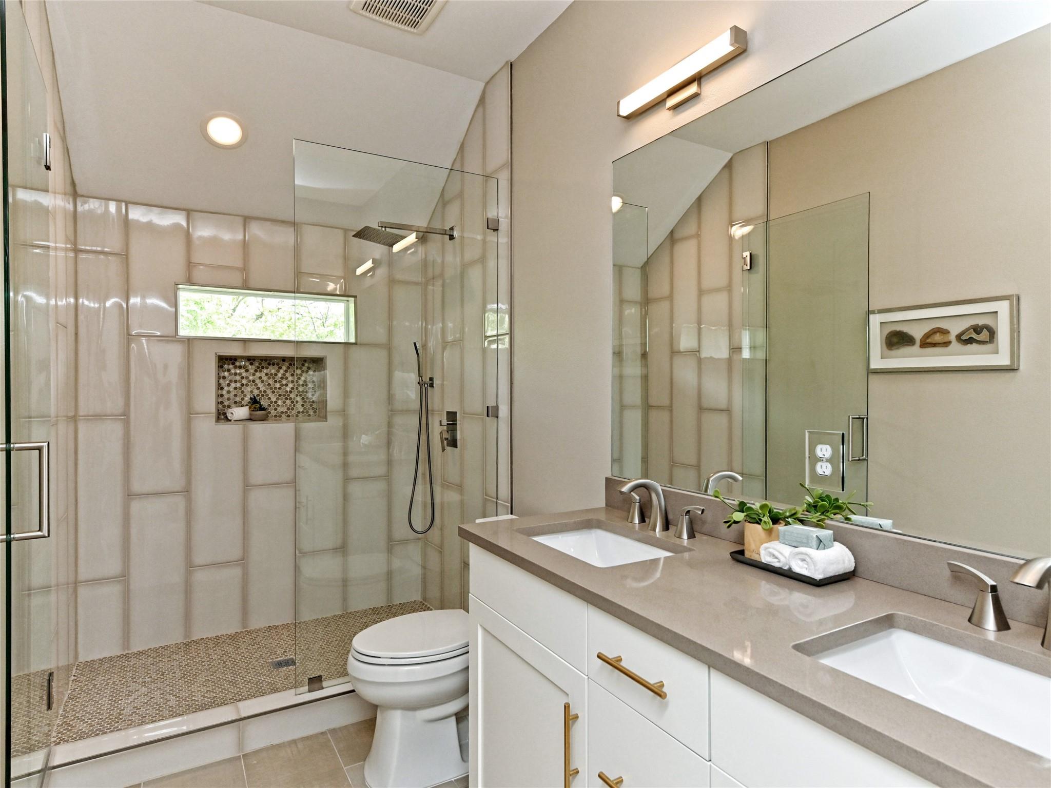 1202 Cometa St # B, Austin, TX 78721