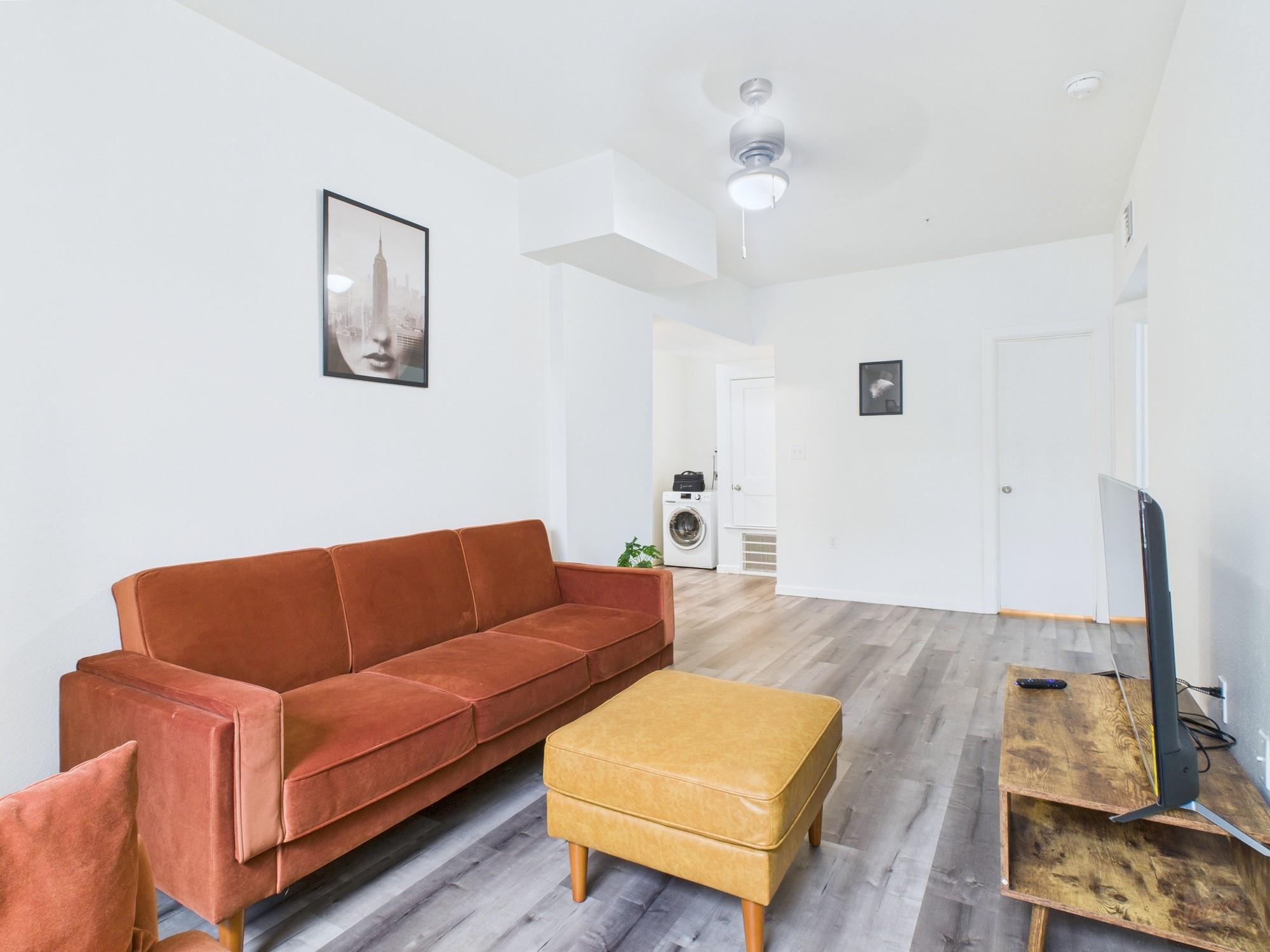 911 W 22nd St # 405, Austin, TX 78705