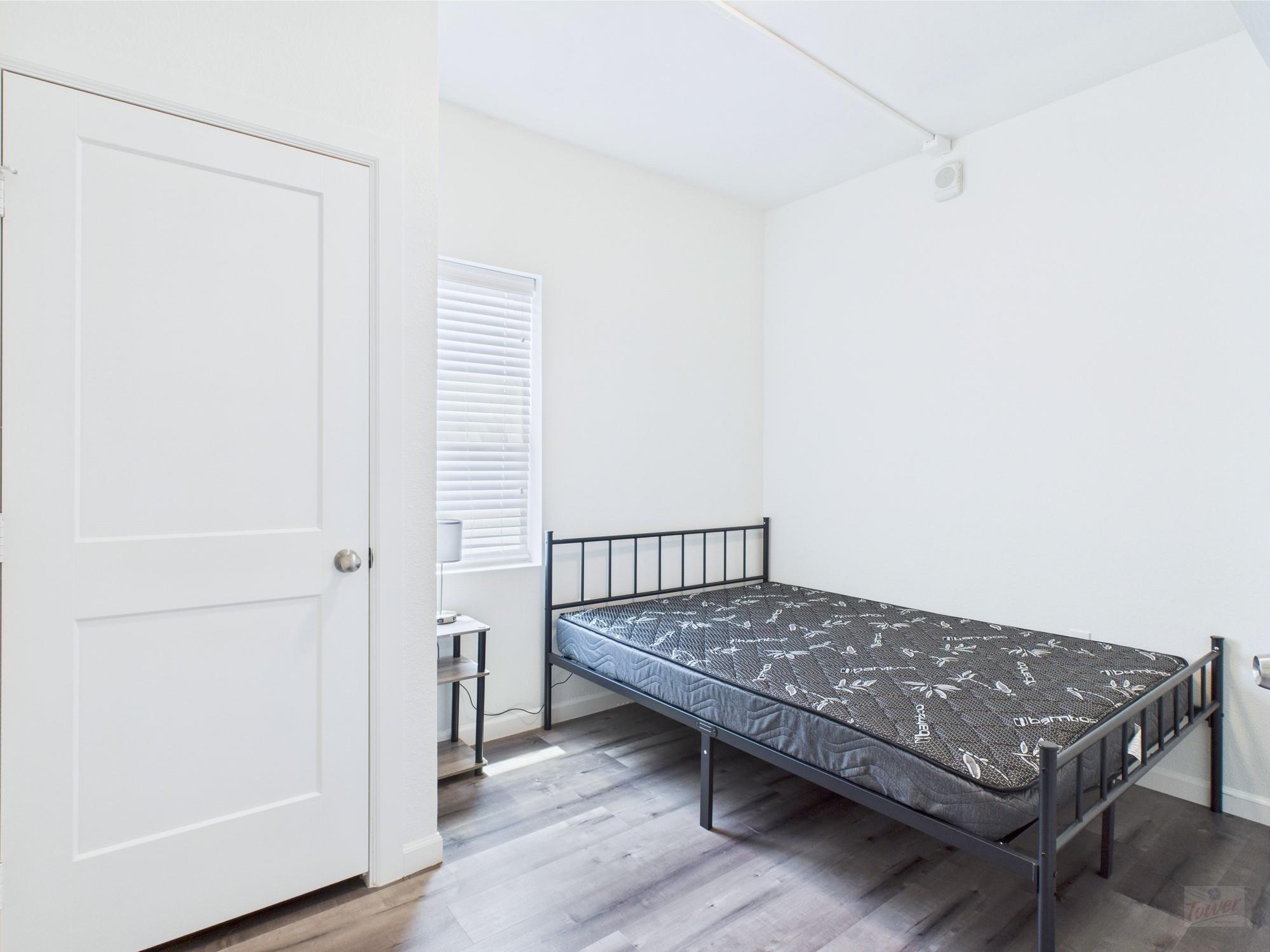 911 W 22nd St # 405, Austin, TX 78705