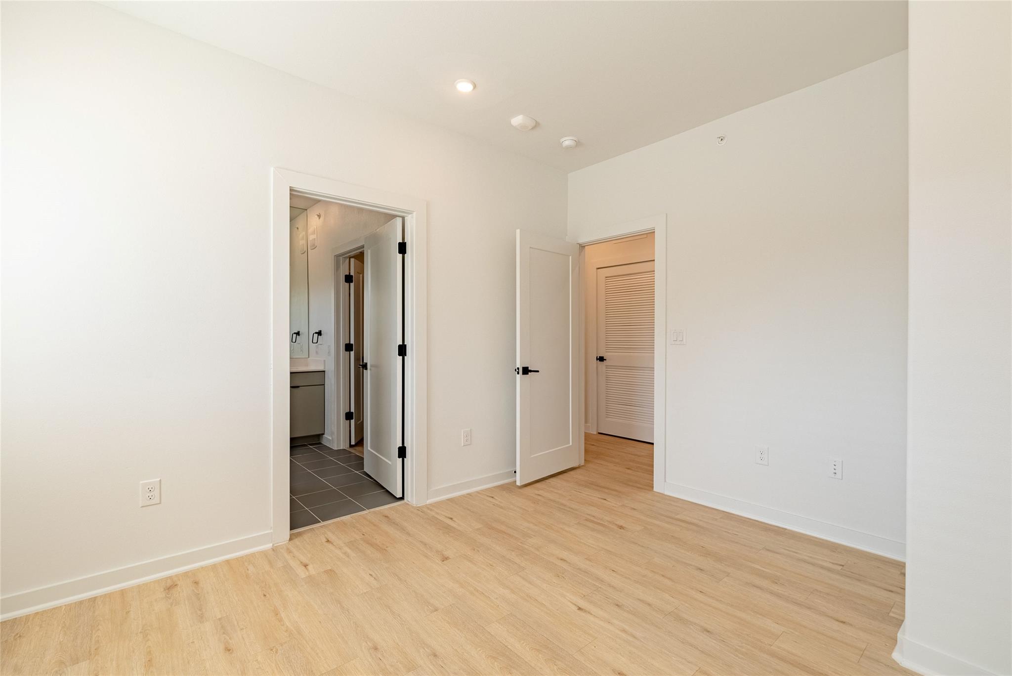 100 W Mockingbird Ln # 201, Austin, TX 78745