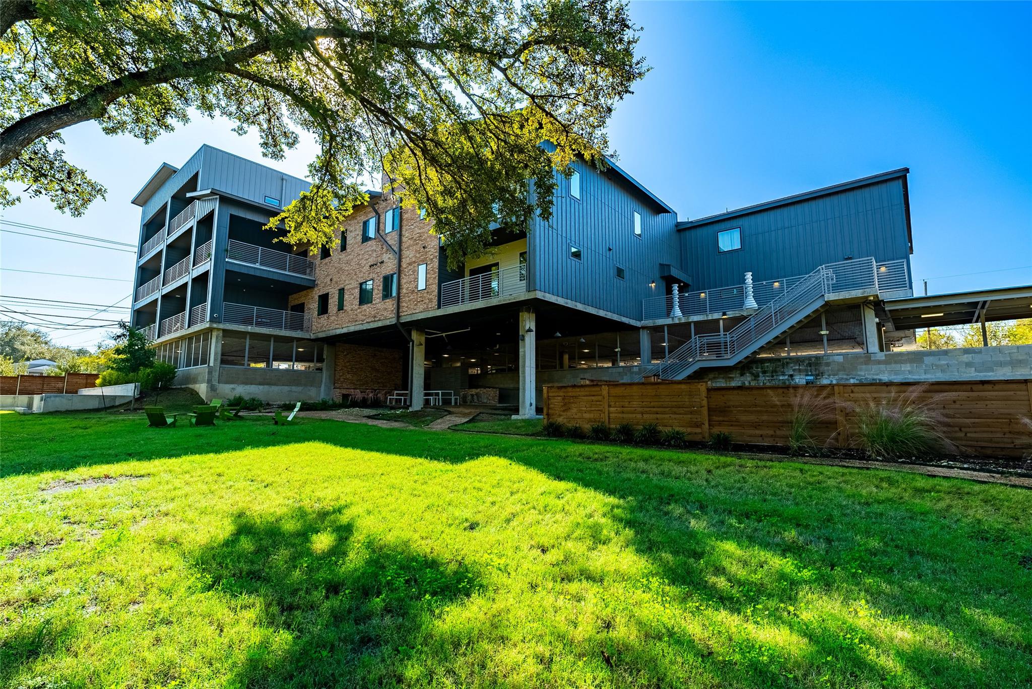 100 W Mockingbird Ln # 201, Austin, TX 78745