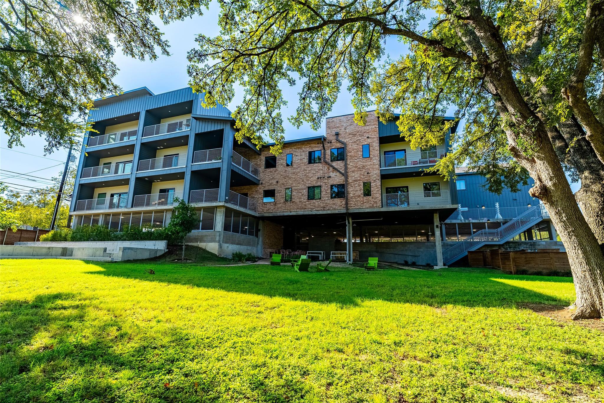 100 W Mockingbird Ln # 201, Austin, TX 78745