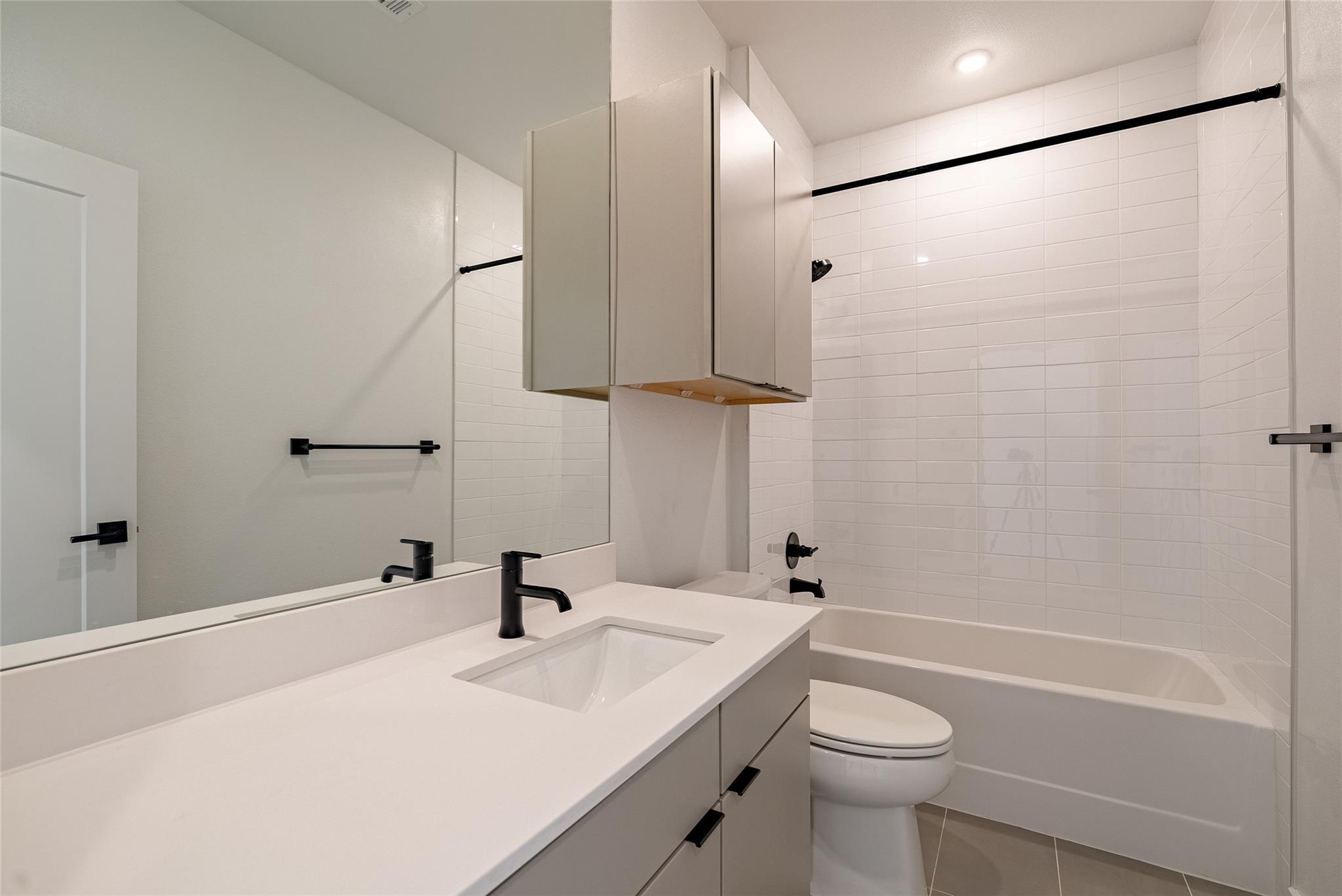 100 W Mockingbird Ln # 201, Austin, TX 78745