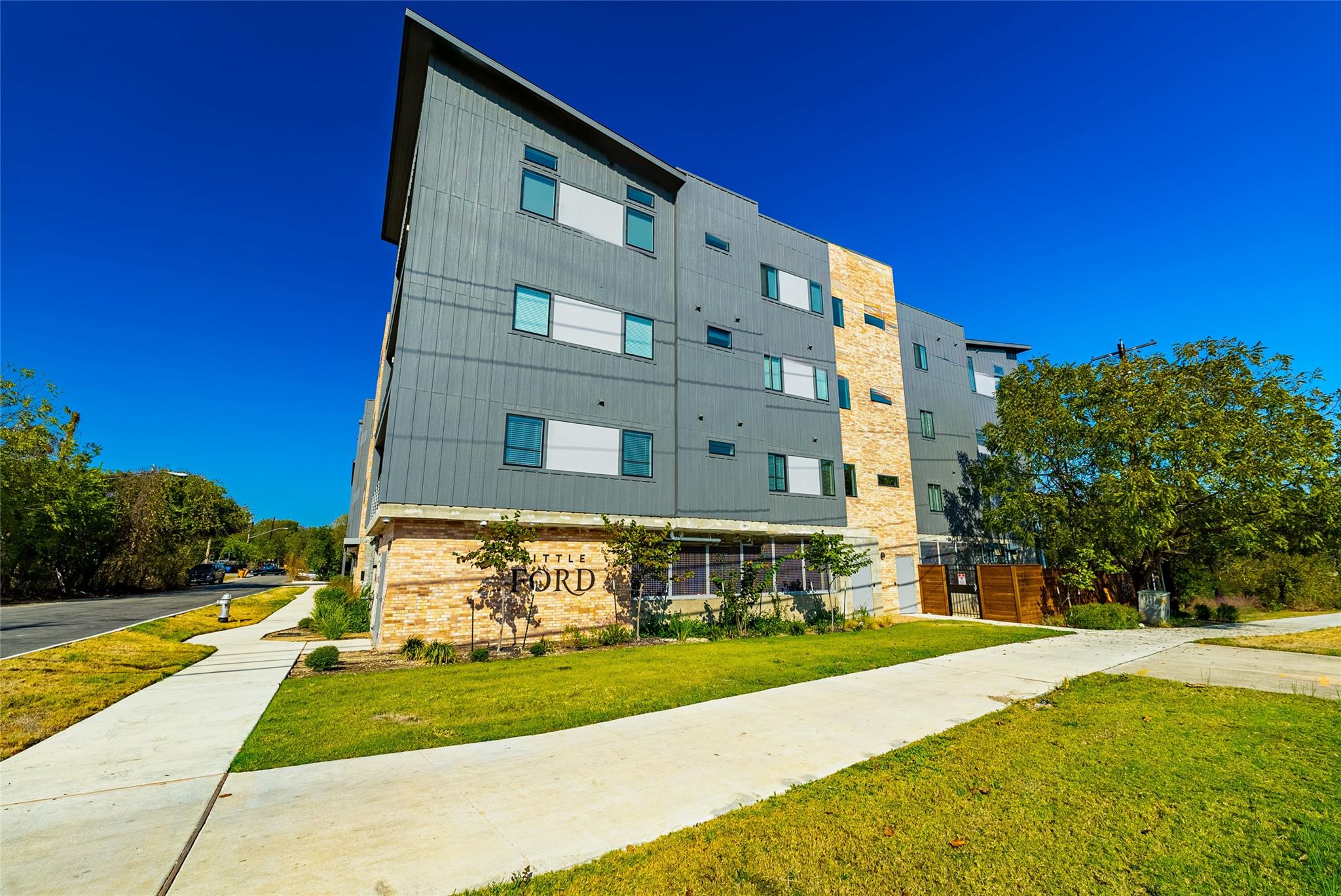 100 W Mockingbird Ln # 201, Austin, TX 78745