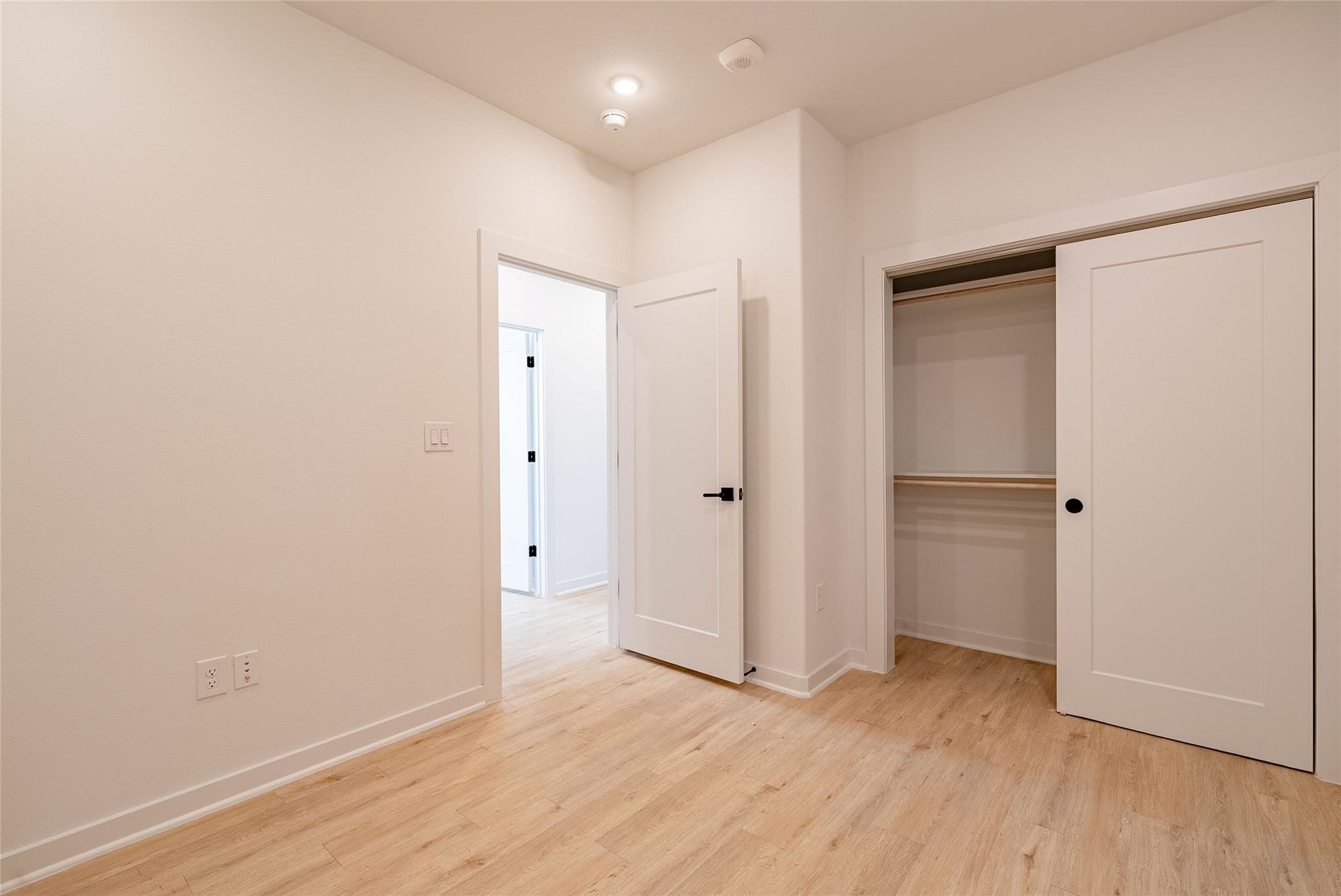 100 W Mockingbird Ln # 201, Austin, TX 78745