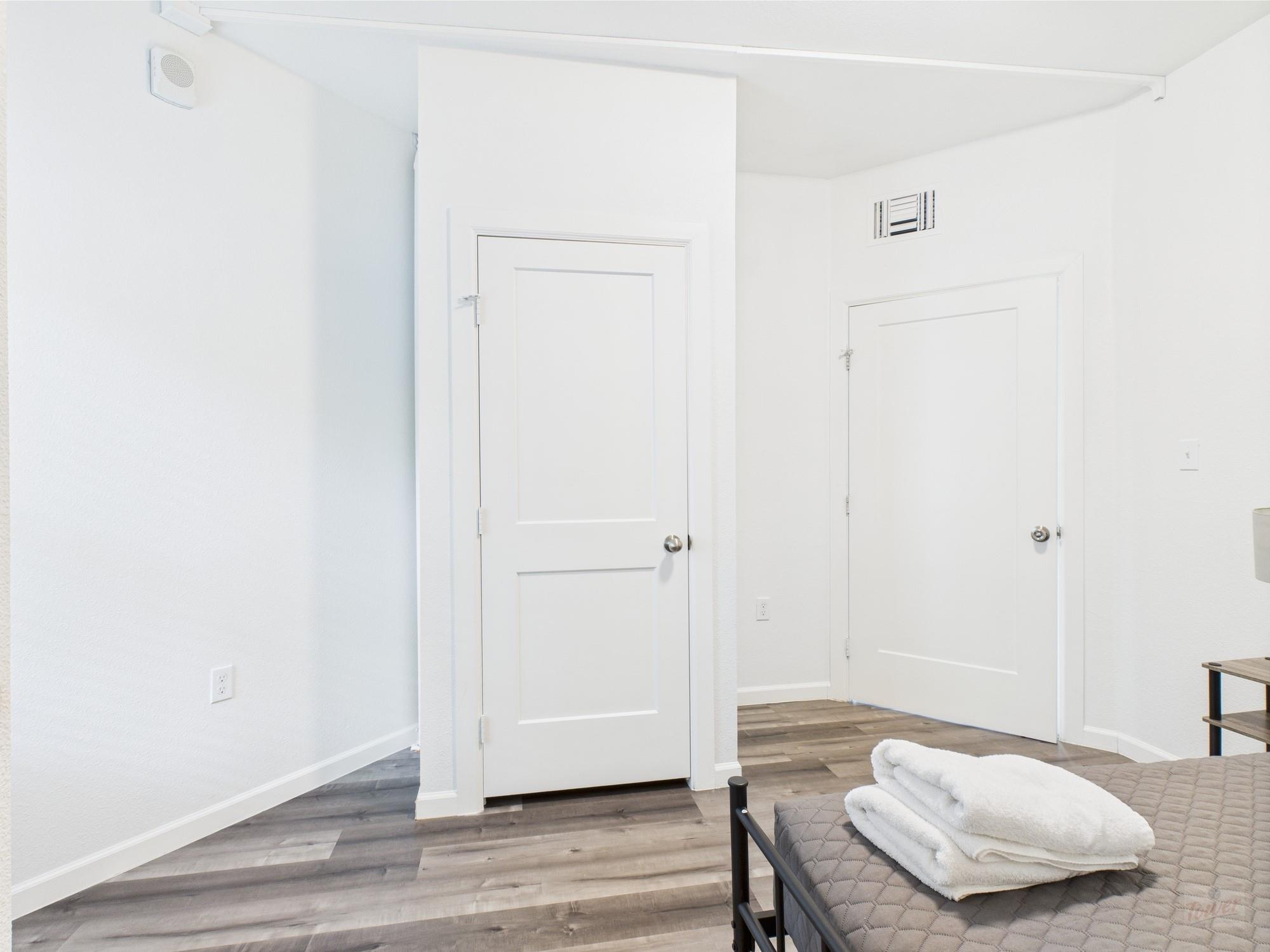 911 W 22nd St # 201, Austin, TX 78705