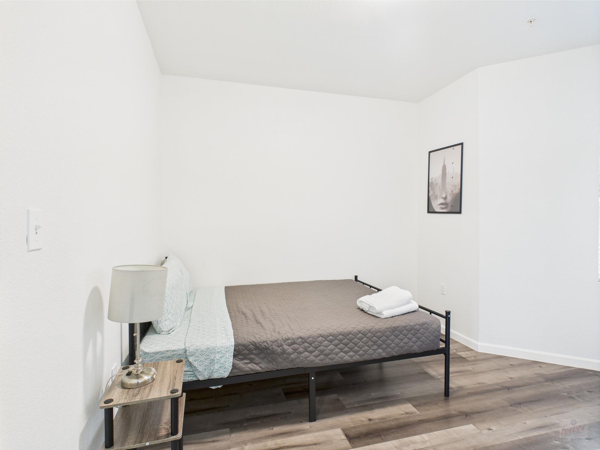 911 W 22nd St # 201, Austin, TX 78705