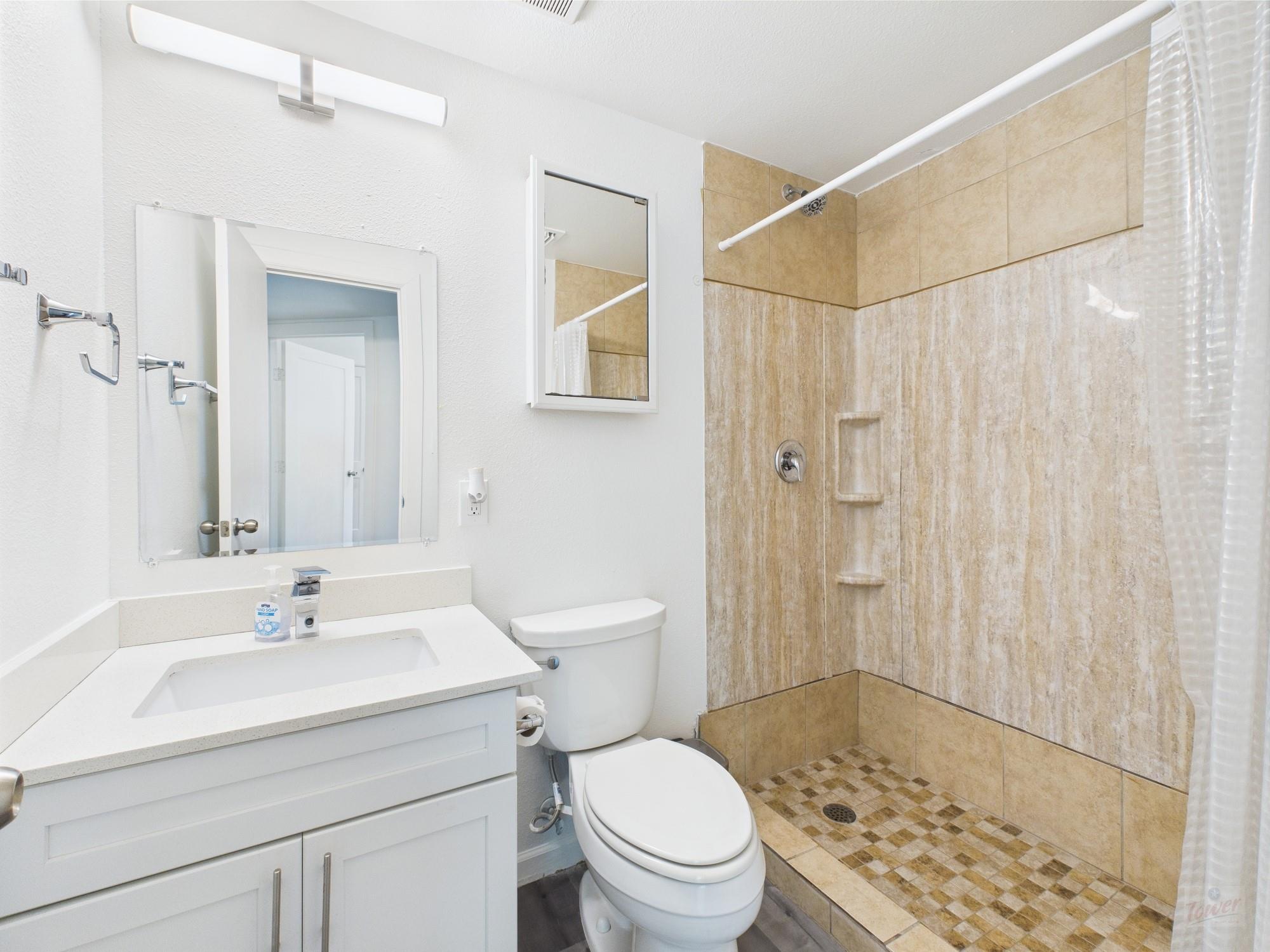 911 W 22nd St # 201, Austin, TX 78705