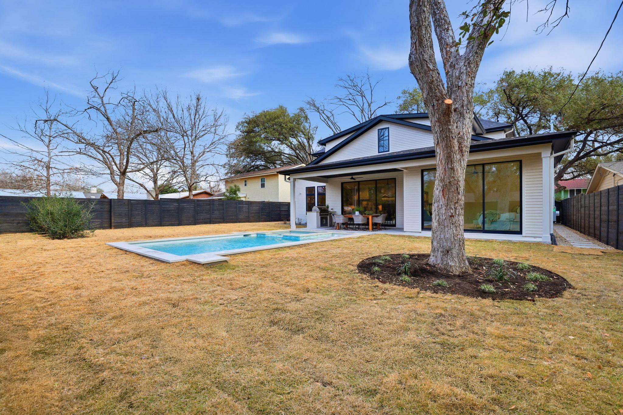 3005 Silverleaf Dr, Austin, TX 78757