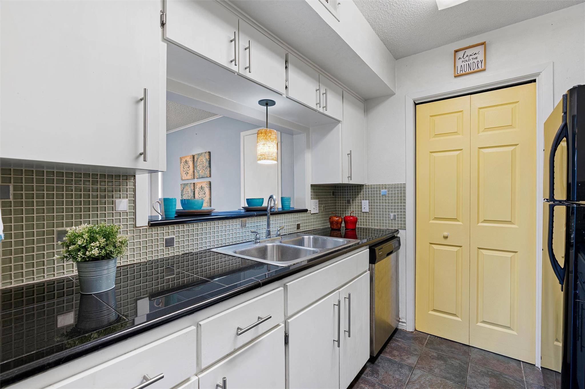 6718 Silvermine Dr # 702, Austin, TX 78736