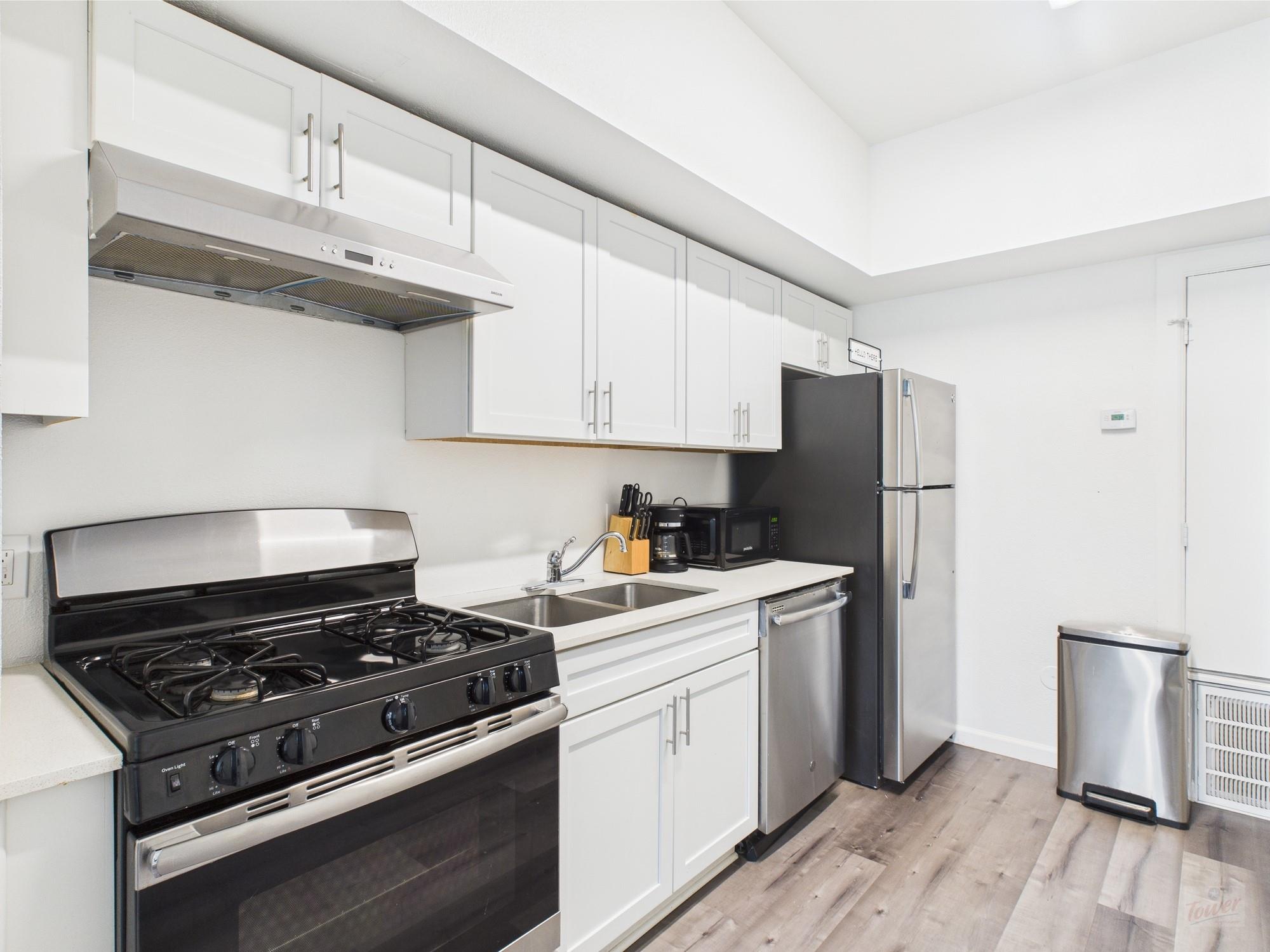 911 W 22nd St # 301, Austin, TX 78705