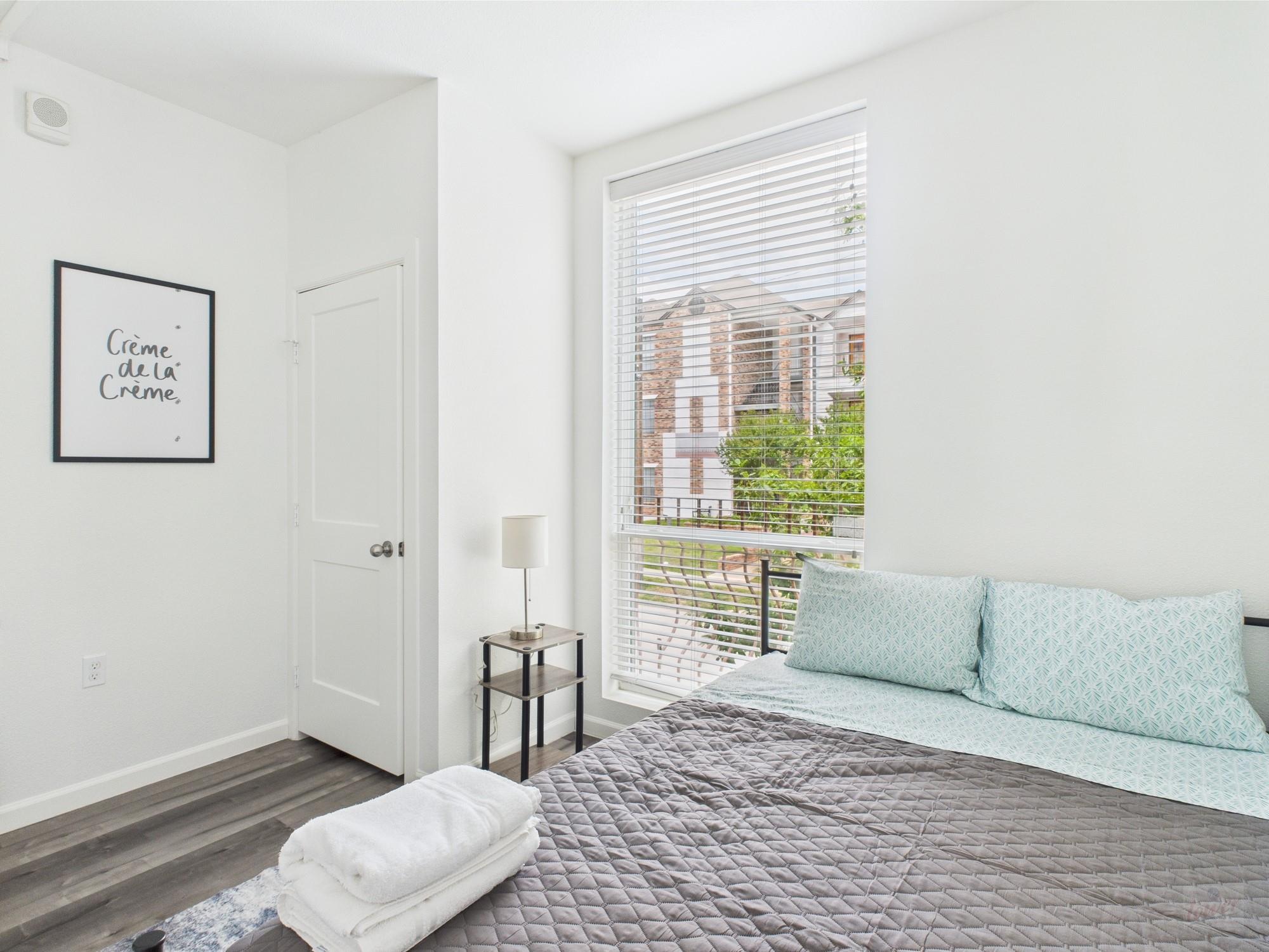 911 W 22nd St # 301, Austin, TX 78705