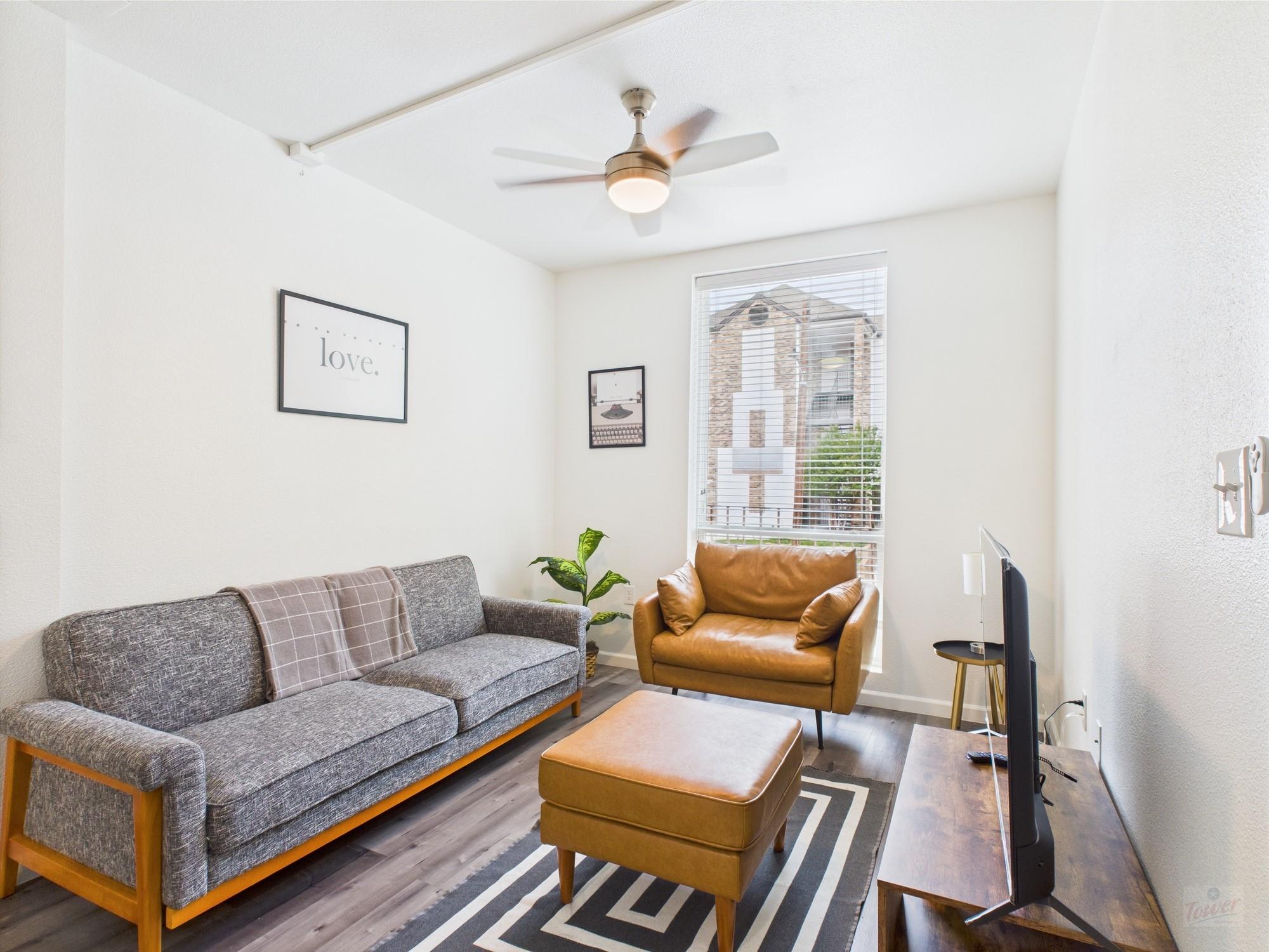 911 W 22nd St # 301, Austin, TX 78705