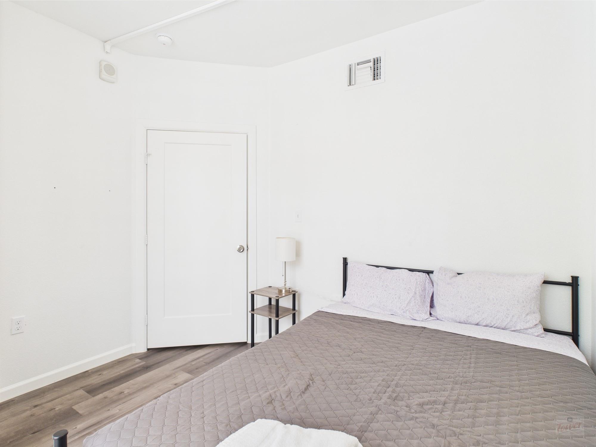 911 W 22nd St # 301, Austin, TX 78705