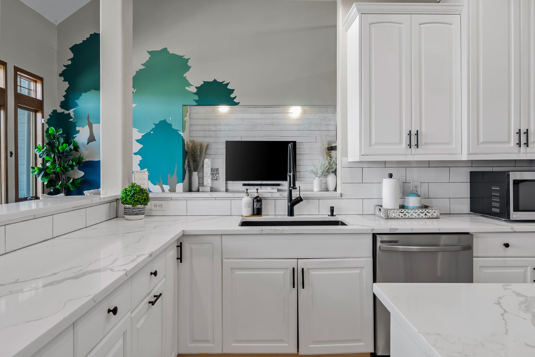 10512 Lake Park Dr, Dripping Springs, TX 78620