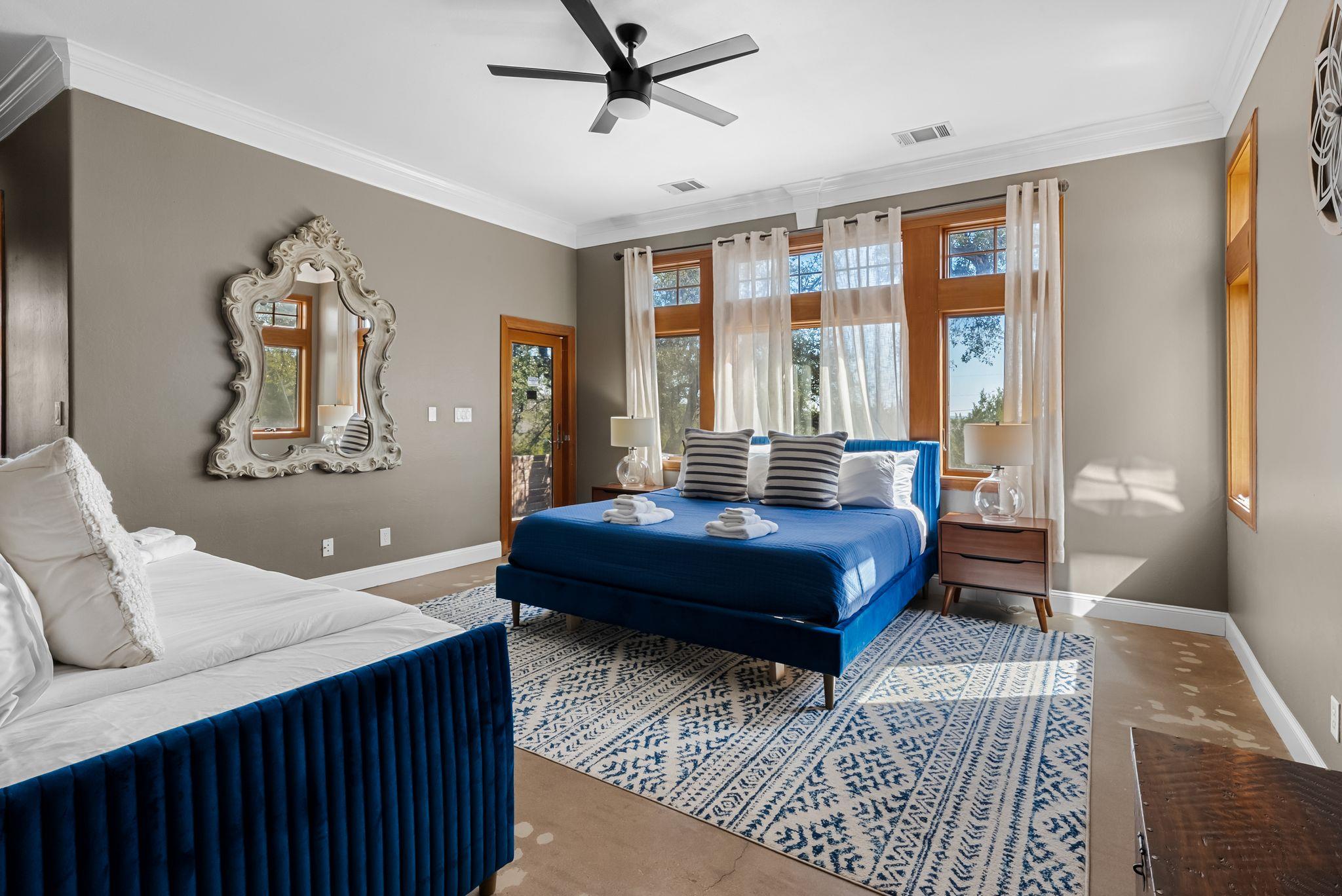 10512 Lake Park Dr, Dripping Springs, TX 78620