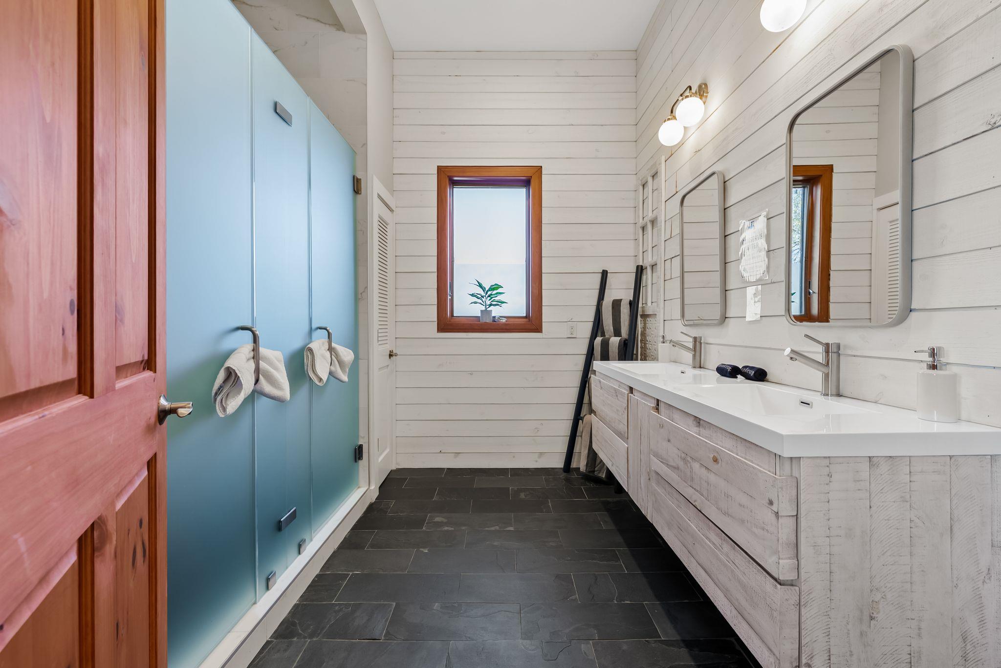 10512 Lake Park Dr, Dripping Springs, TX 78620