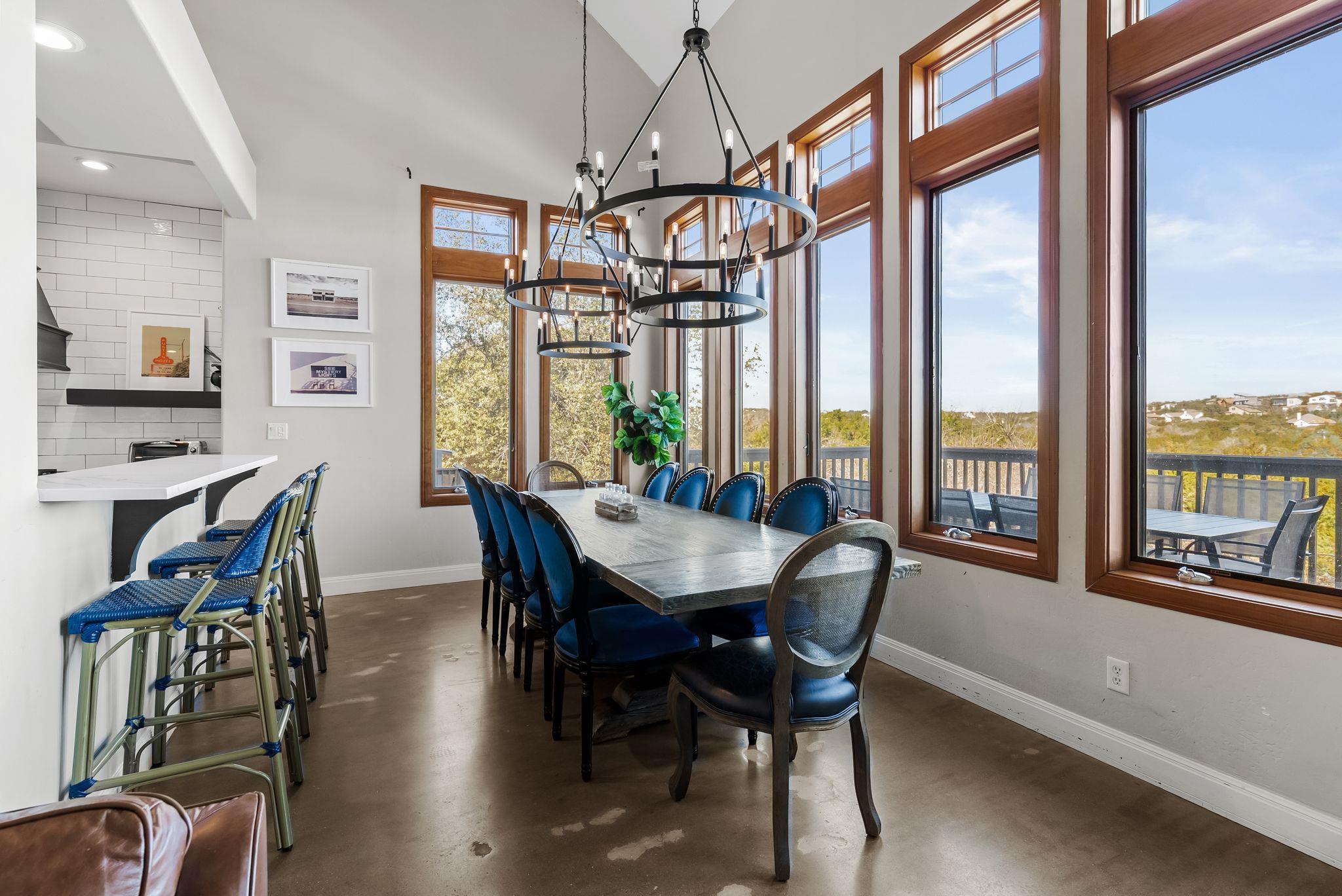 10512 Lake Park Dr, Dripping Springs, TX 78620