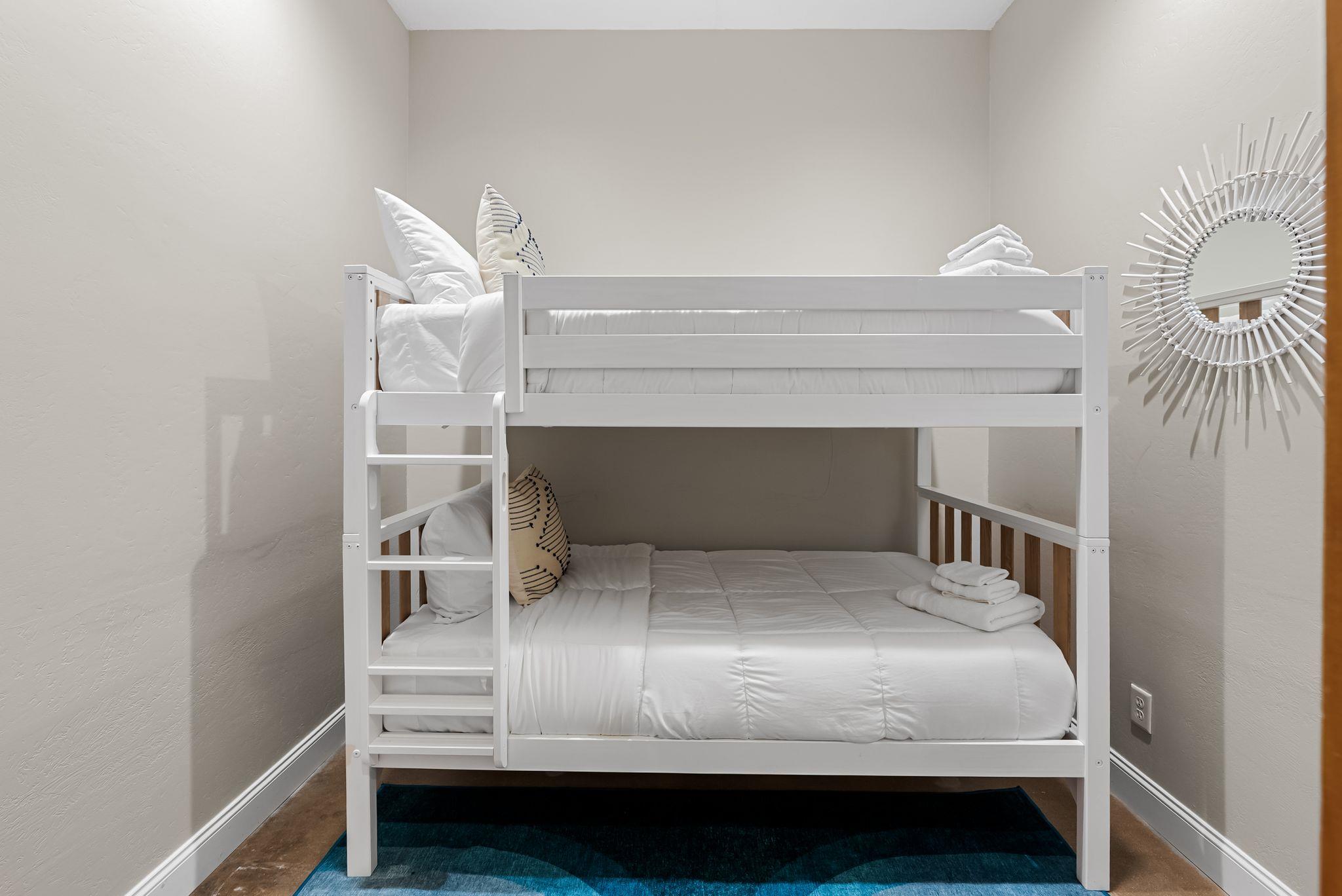 10512 Lake Park Dr, Dripping Springs, TX 78620