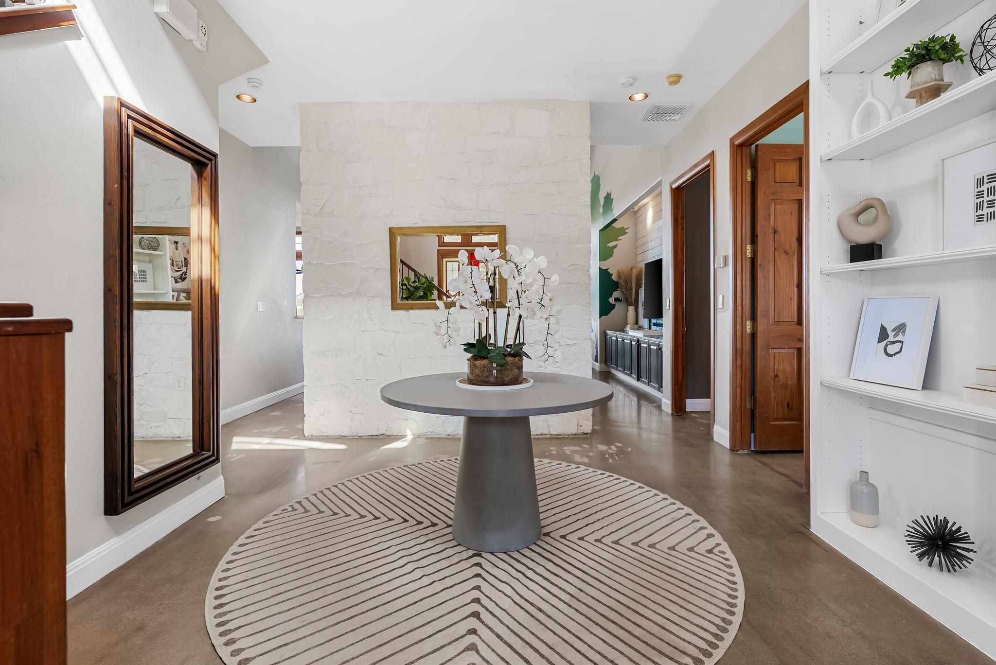 10512 Lake Park Dr, Dripping Springs, TX 78620