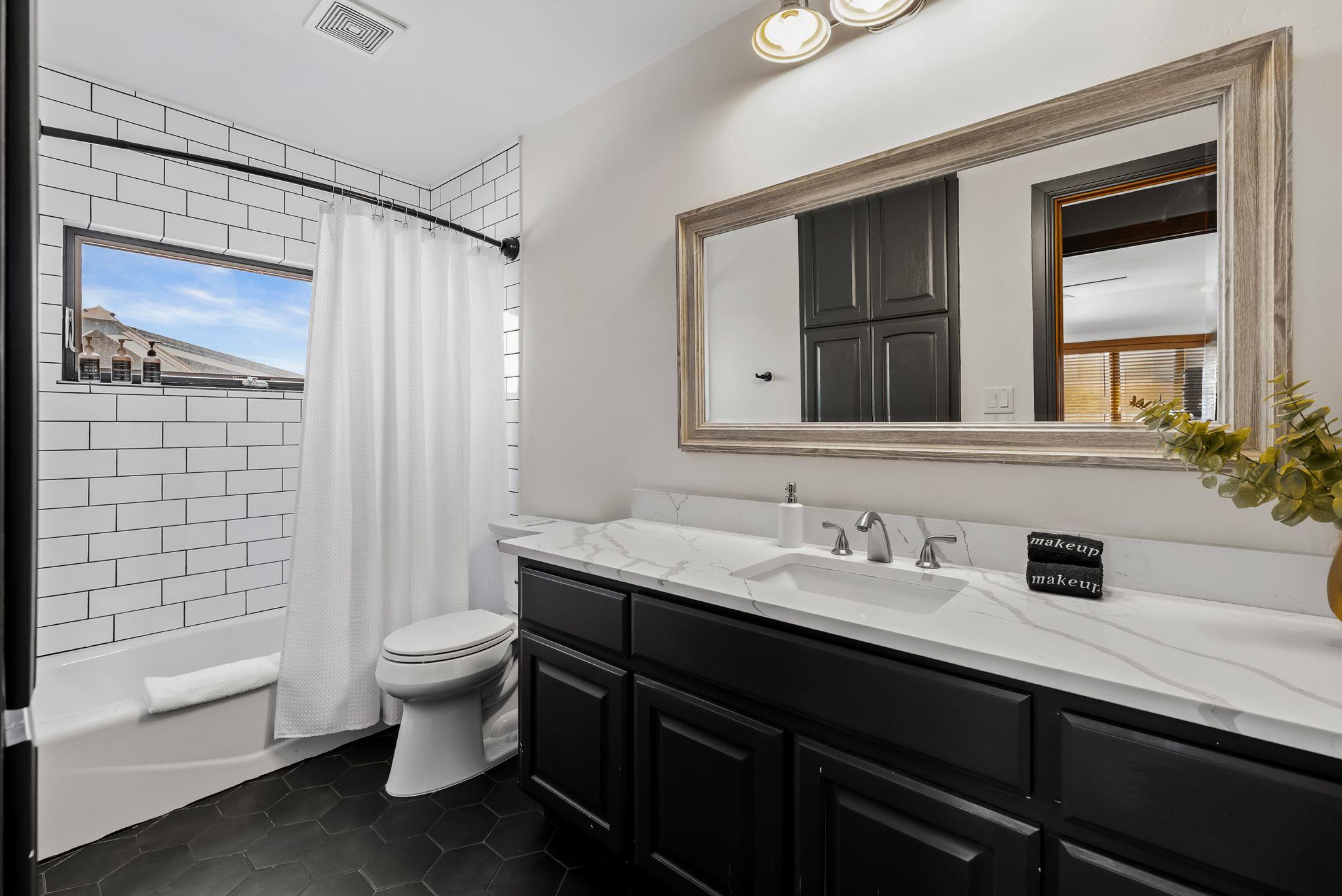 10512 Lake Park Dr, Dripping Springs, TX 78620