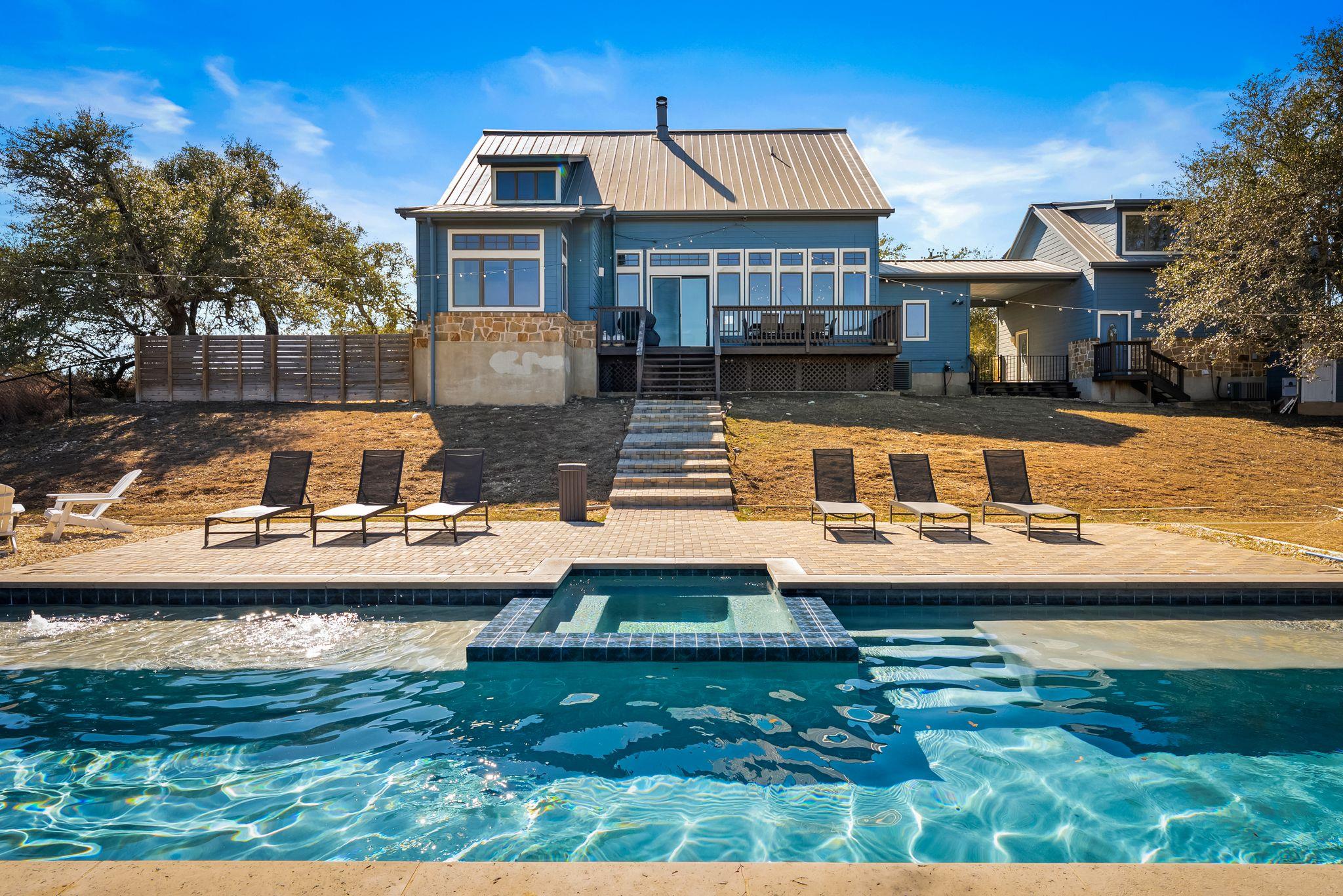 10512 Lake Park Dr, Dripping Springs, TX 78620