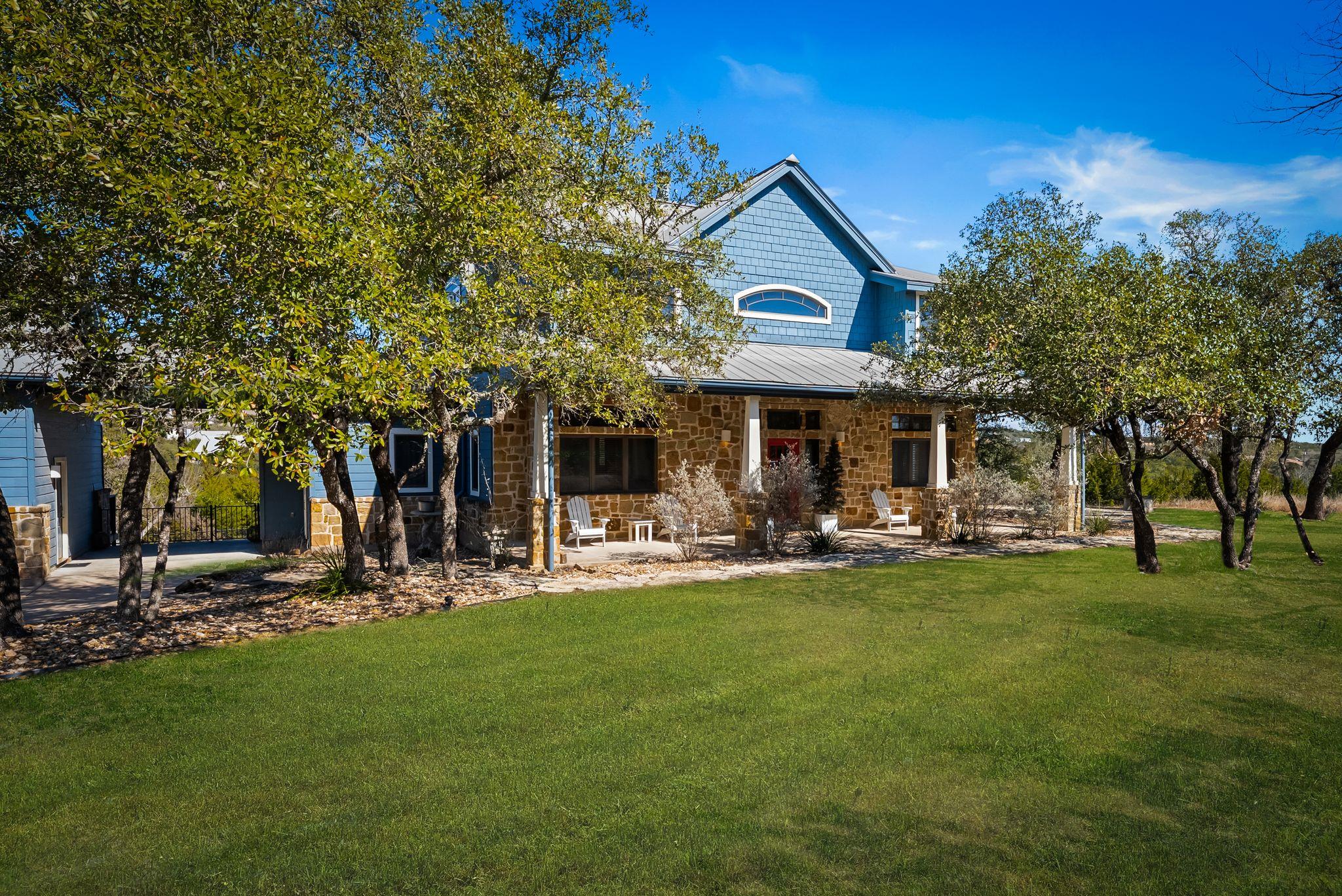 10512 Lake Park Dr, Dripping Springs, TX 78620