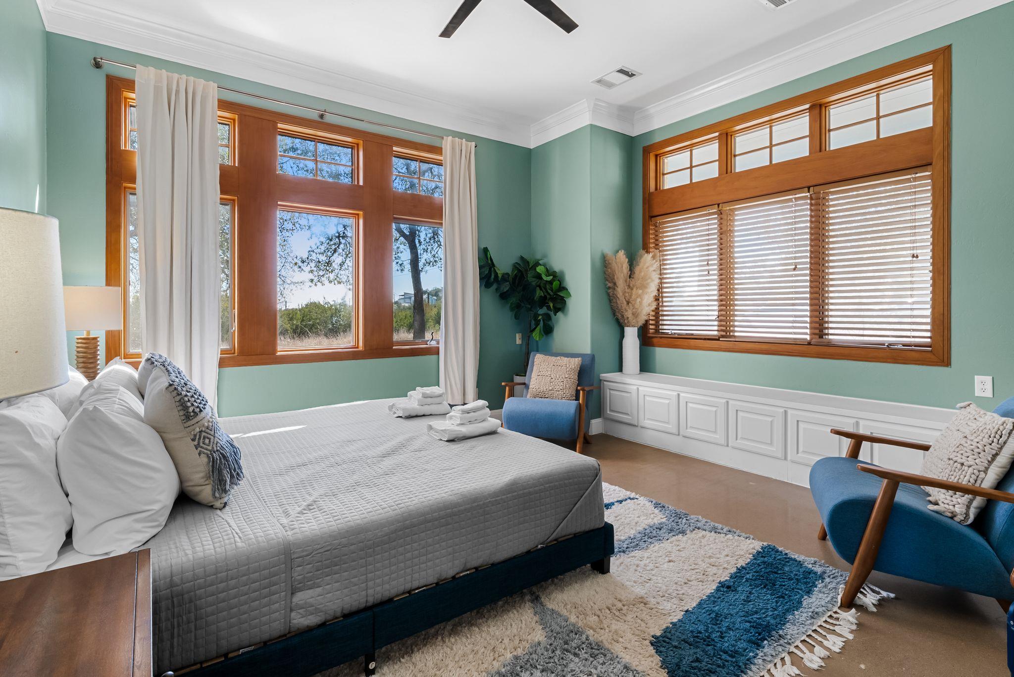 10512 Lake Park Dr, Dripping Springs, TX 78620