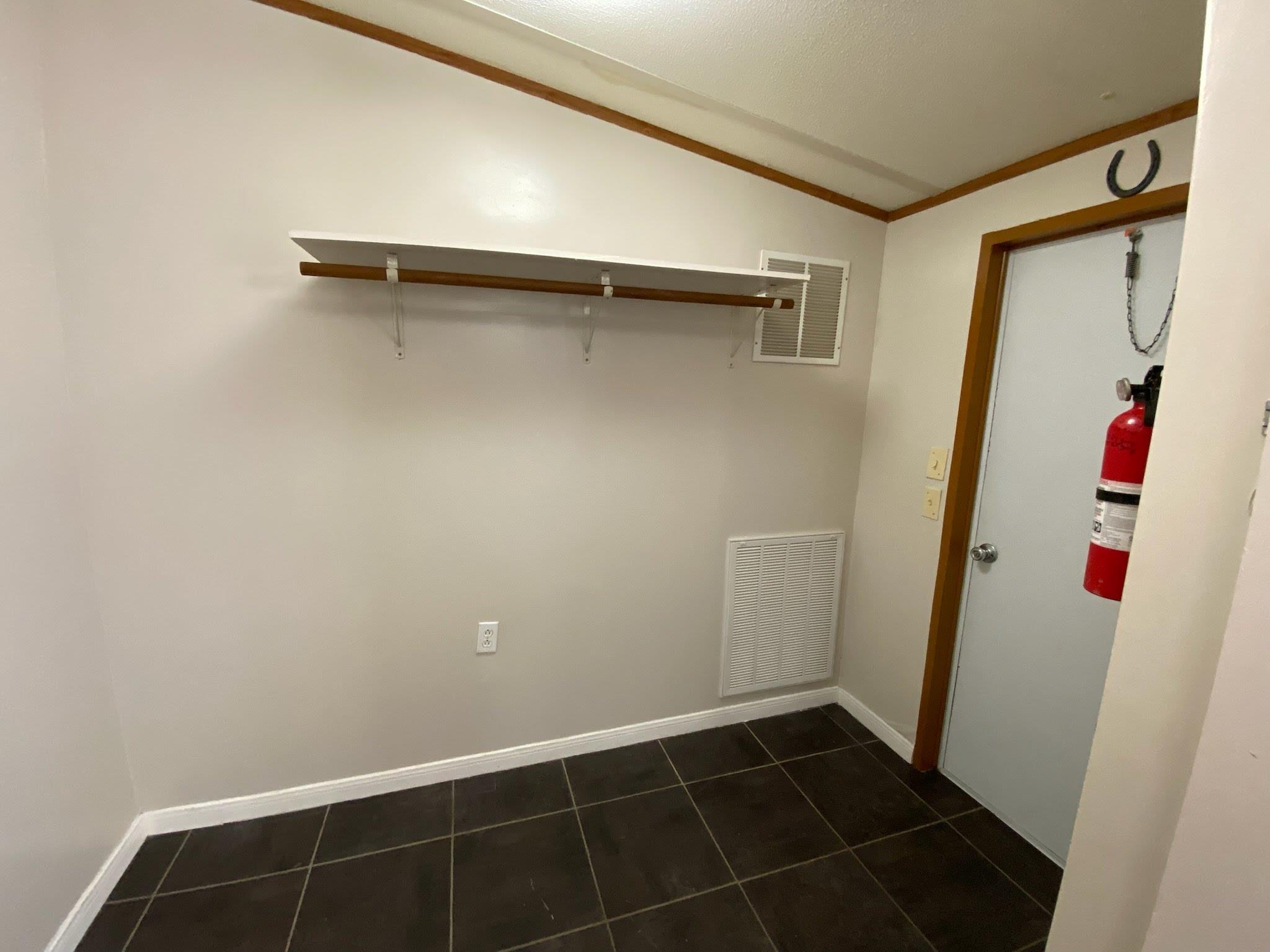 2029 Us-290 E, McDade, TX 78650