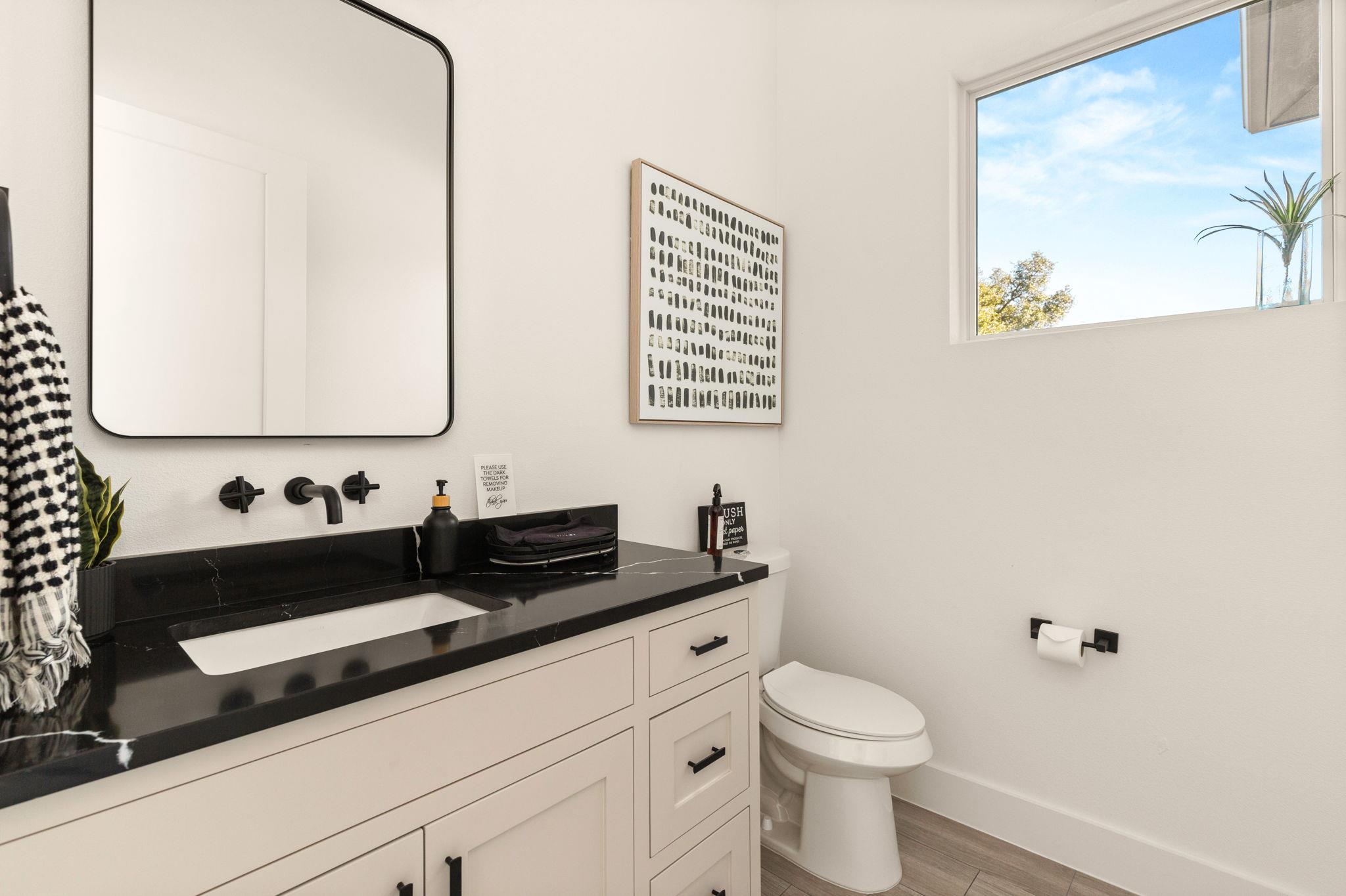 256 Charro Vista Dr, Driftwood, TX 78619