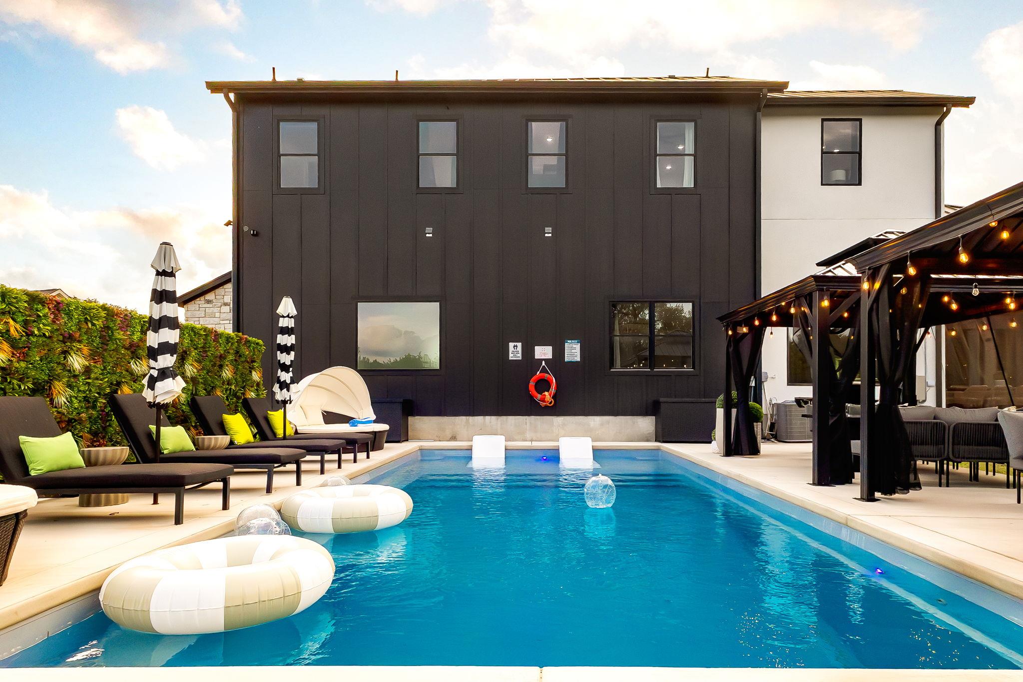 256 Charro Vista Dr, Driftwood, TX 78619