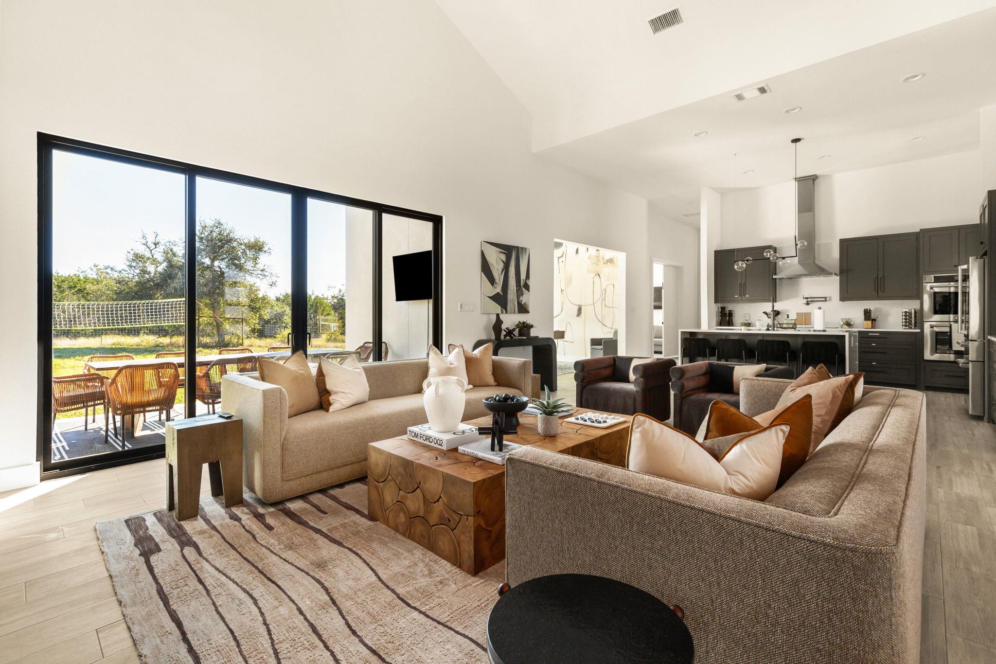 256 Charro Vista Dr, Driftwood, TX 78619