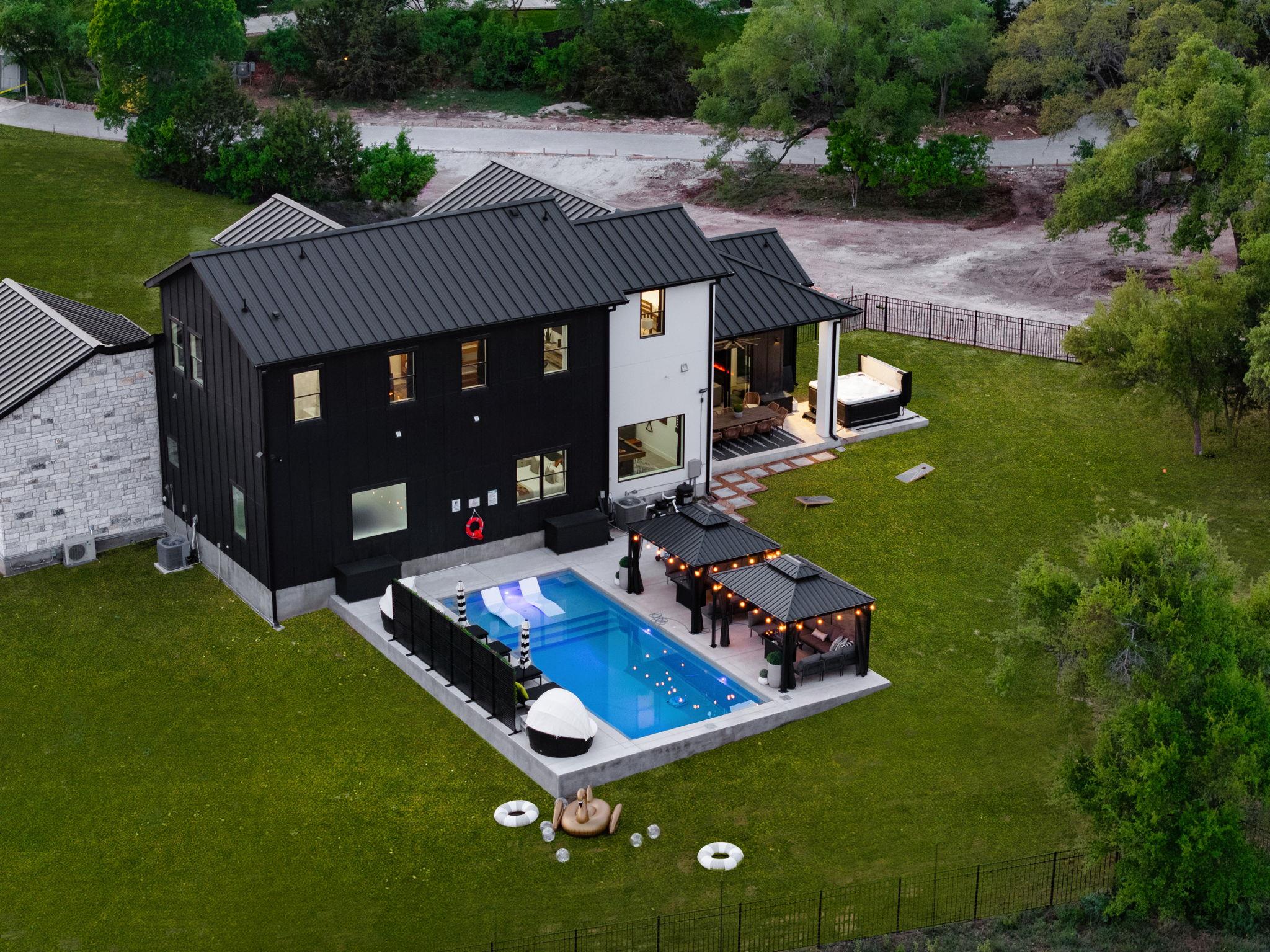 256 Charro Vista Dr, Driftwood, TX 78619