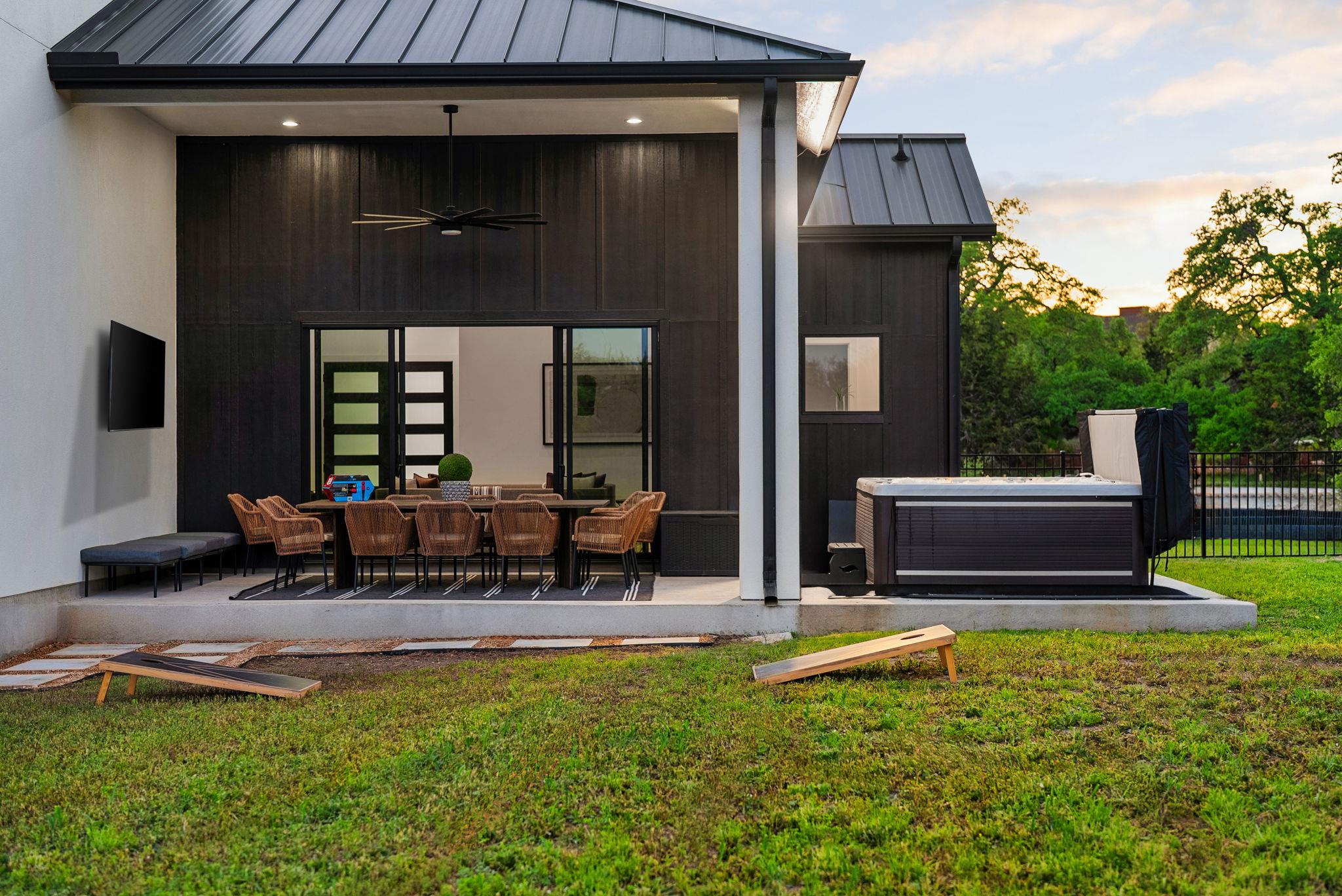 256 Charro Vista Dr, Driftwood, TX 78619