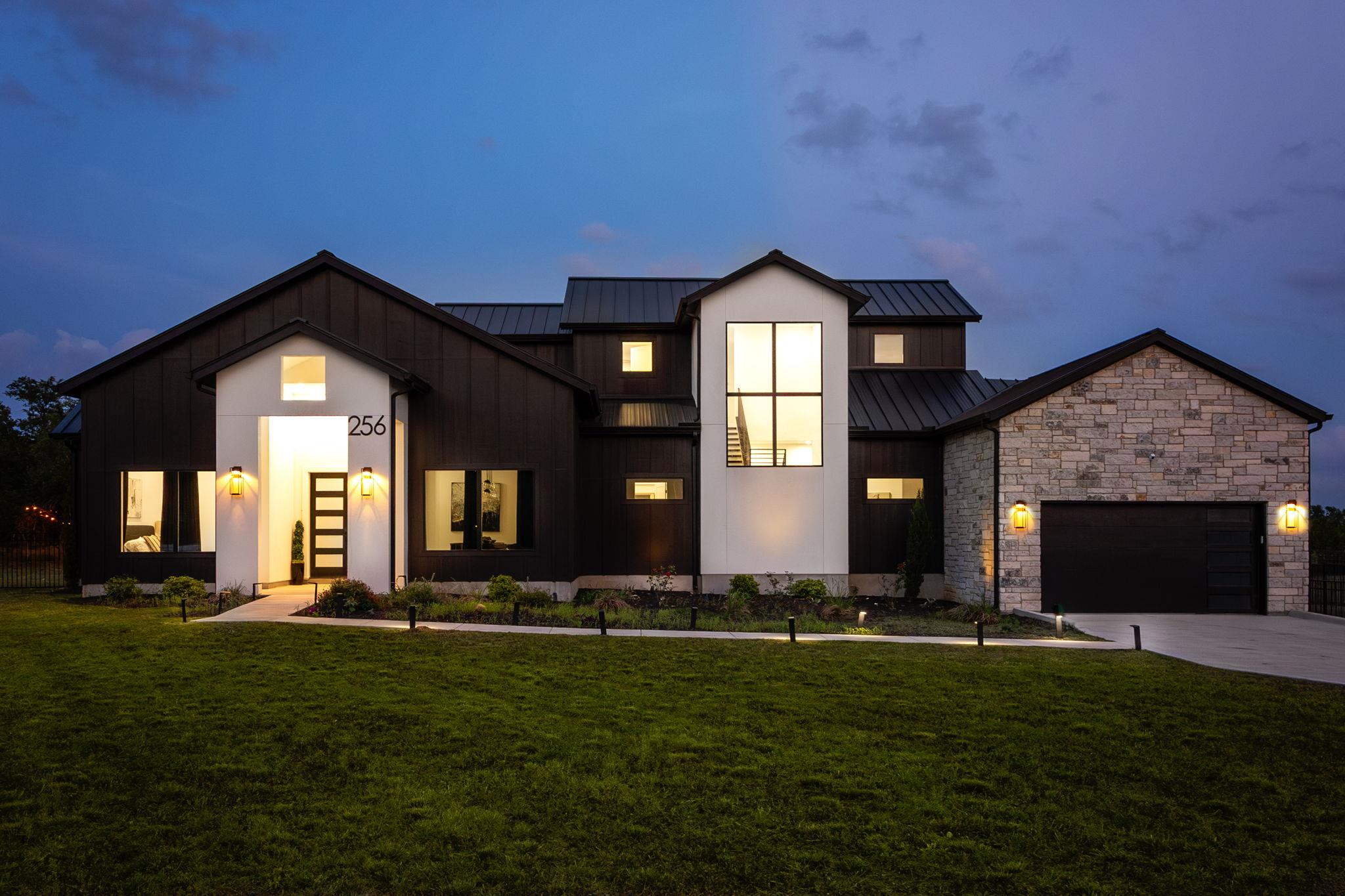 256 Charro Vista Dr, Driftwood, TX 78619