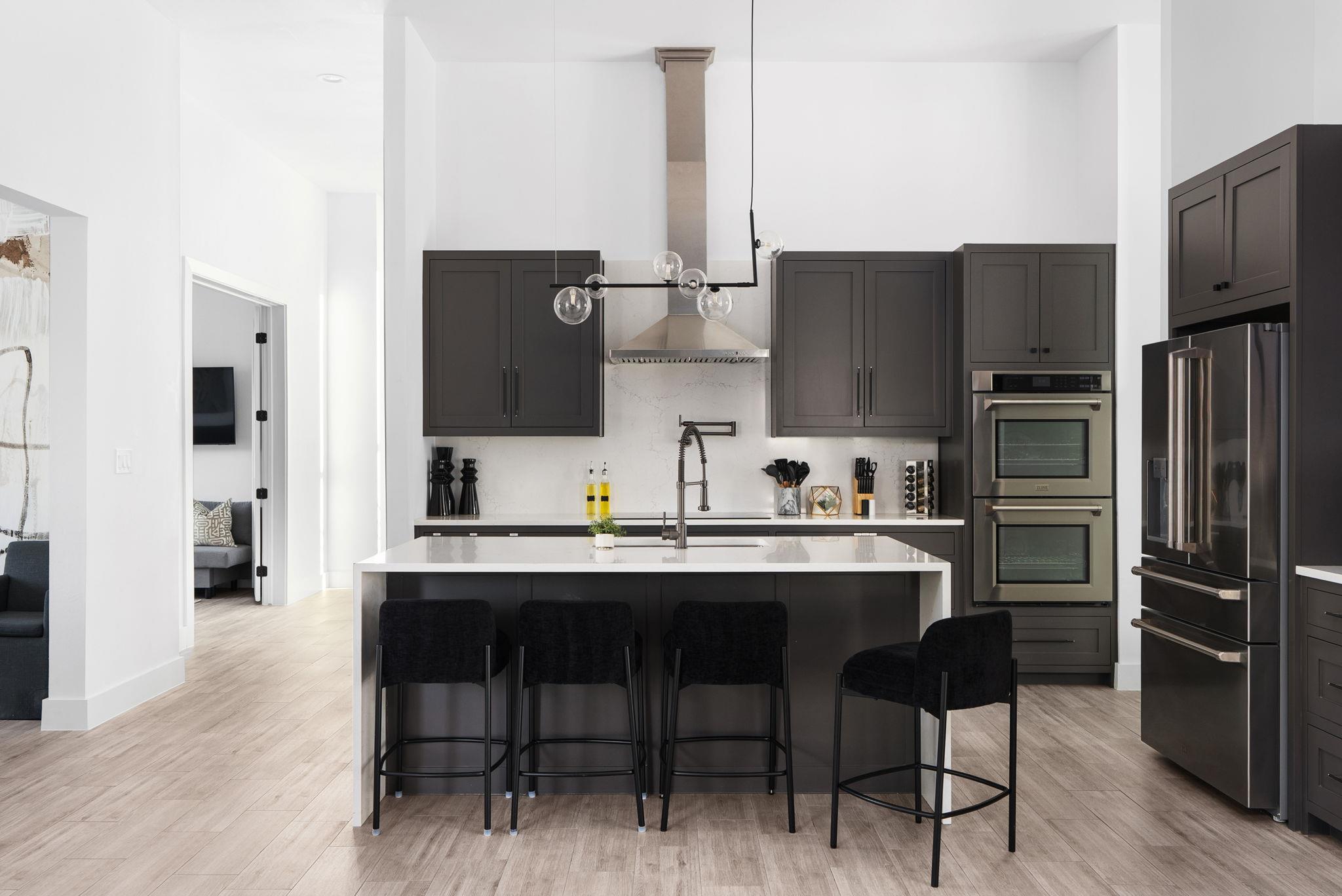 256 Charro Vista Dr, Driftwood, TX 78619