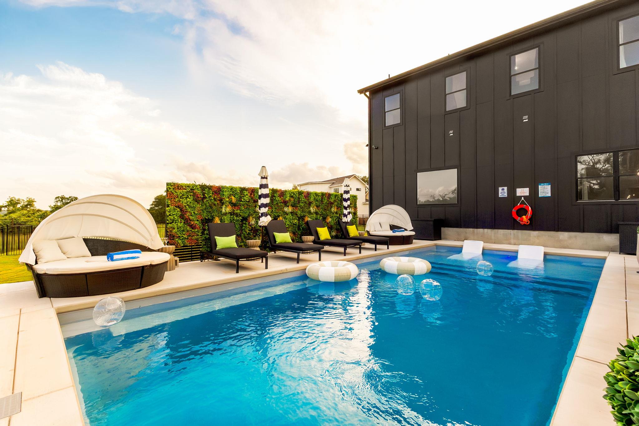 256 Charro Vista Dr, Driftwood, TX 78619