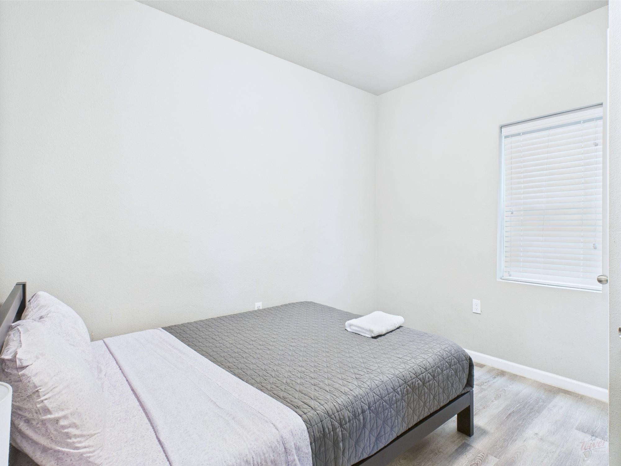 911 W 22nd St # 302, Austin, TX 78705