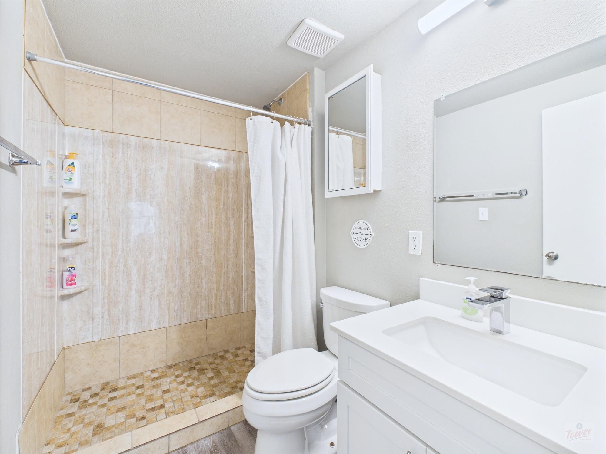 911 W 22nd St # 402, Austin, TX 78705