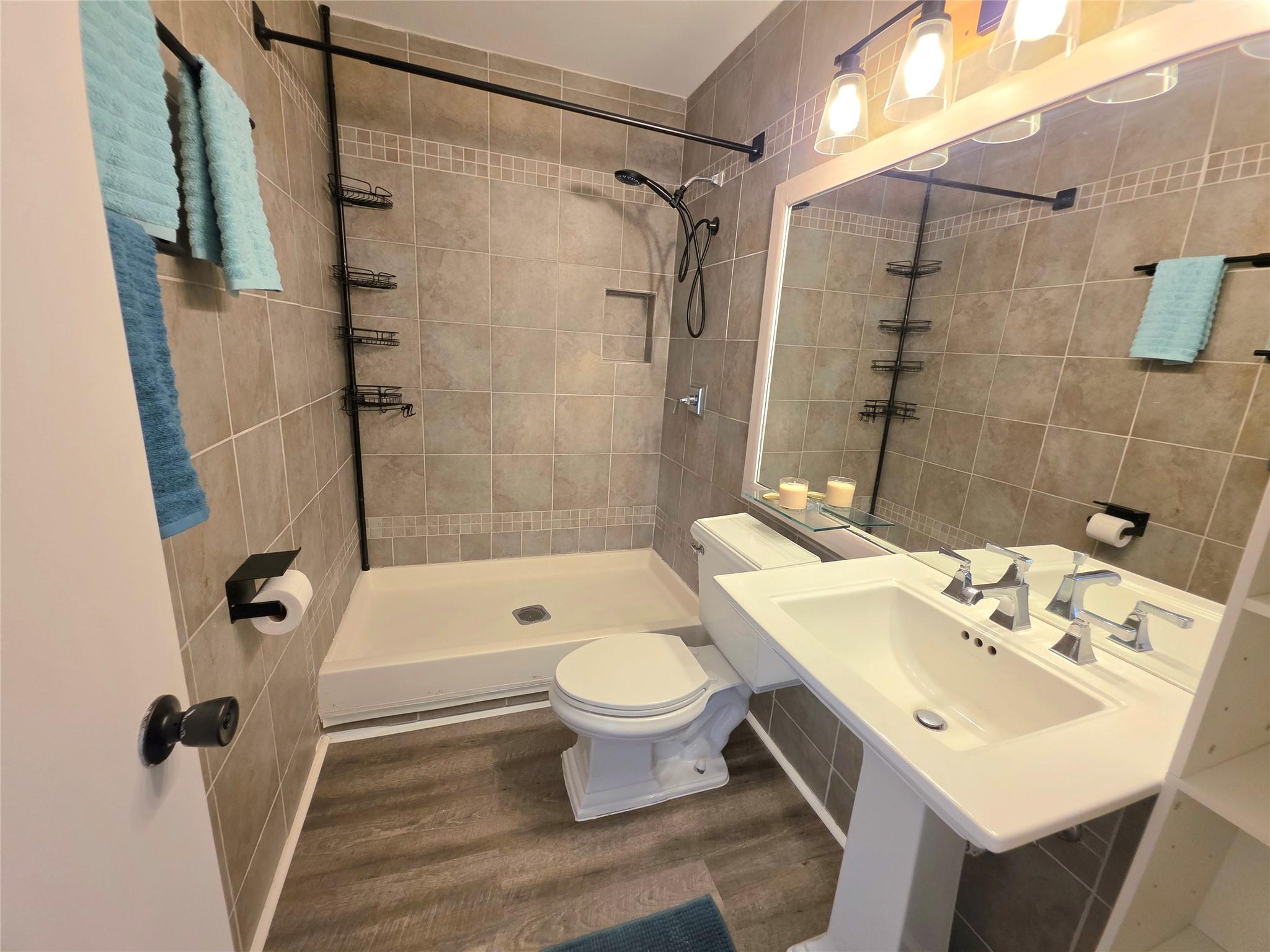 11901 Swearingen Dr # 4, Austin, TX 78758