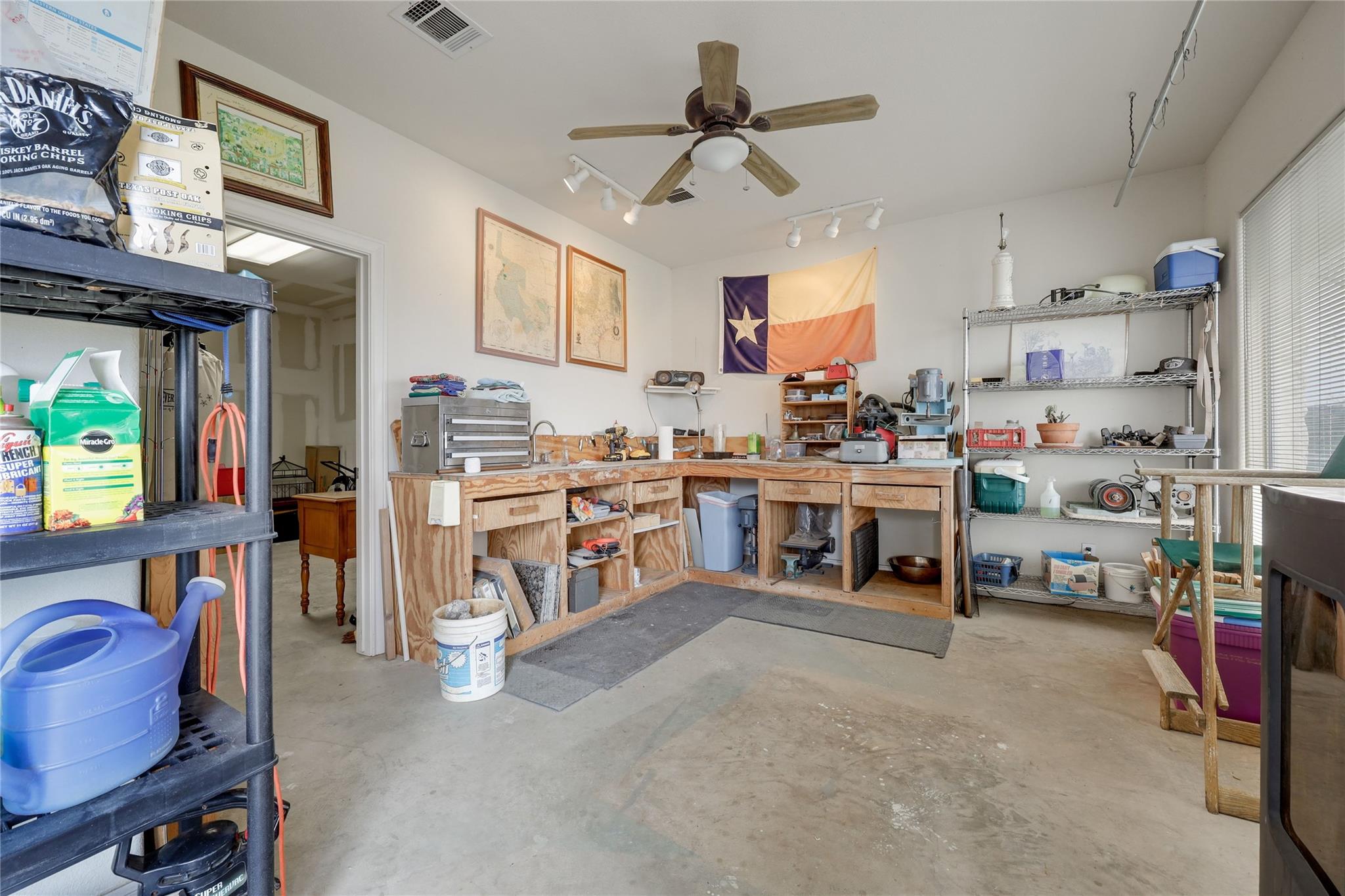 20711 Henry Ave, Lago Vista, TX 78645