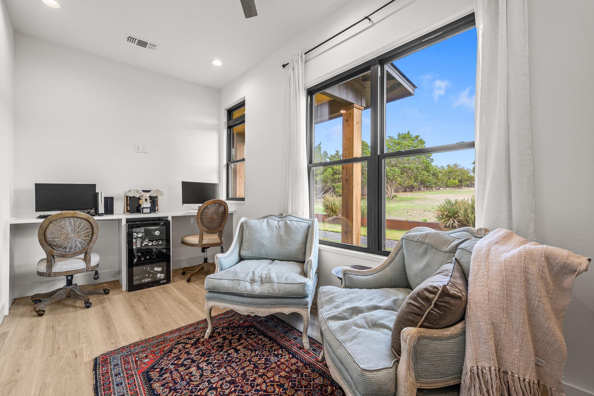 107 W Lakeshore Dr, Dripping Springs, TX 78620