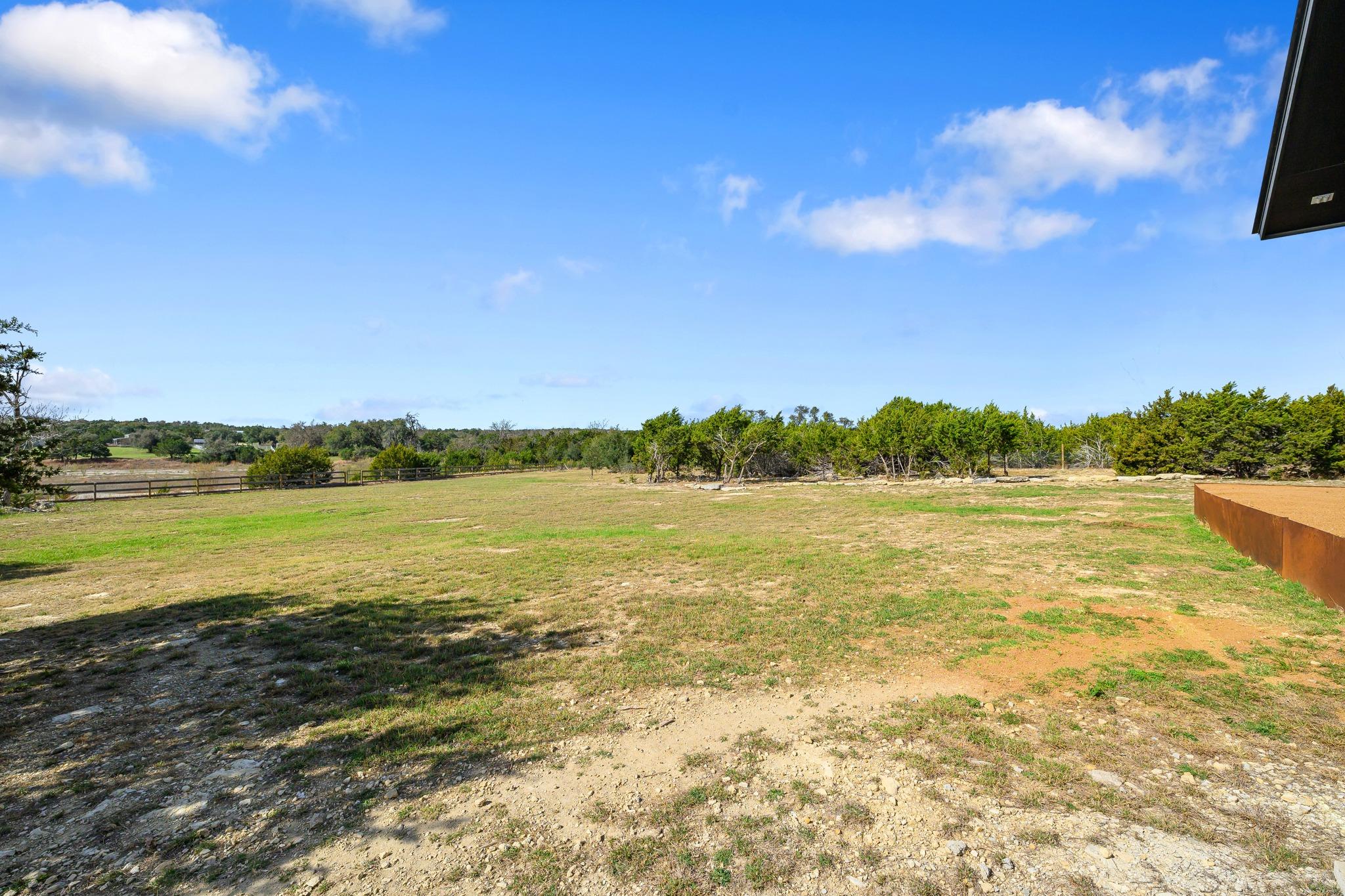 107 W Lakeshore Dr, Dripping Springs, TX 78620