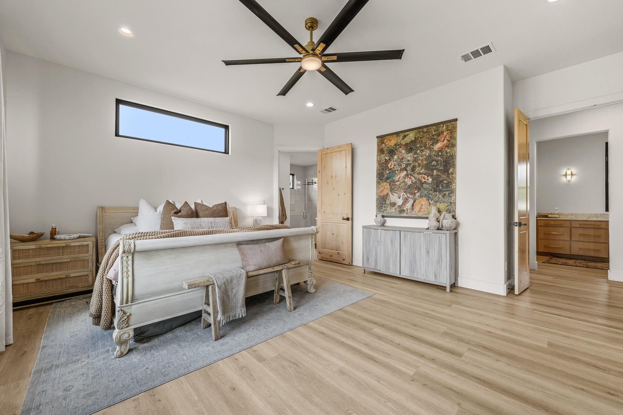 107 W Lakeshore Dr, Dripping Springs, TX 78620